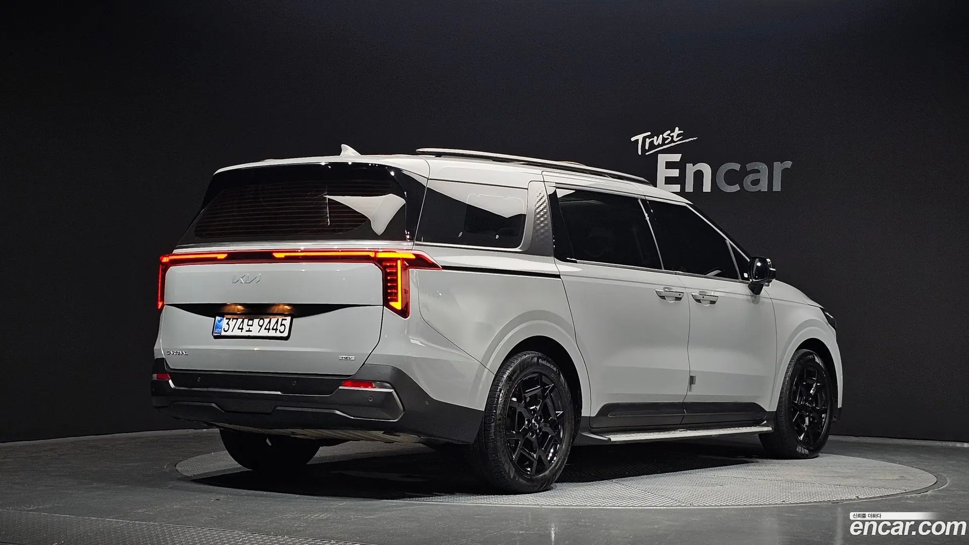 Main__Slider__Photo:Canival Kia 2024.6-1