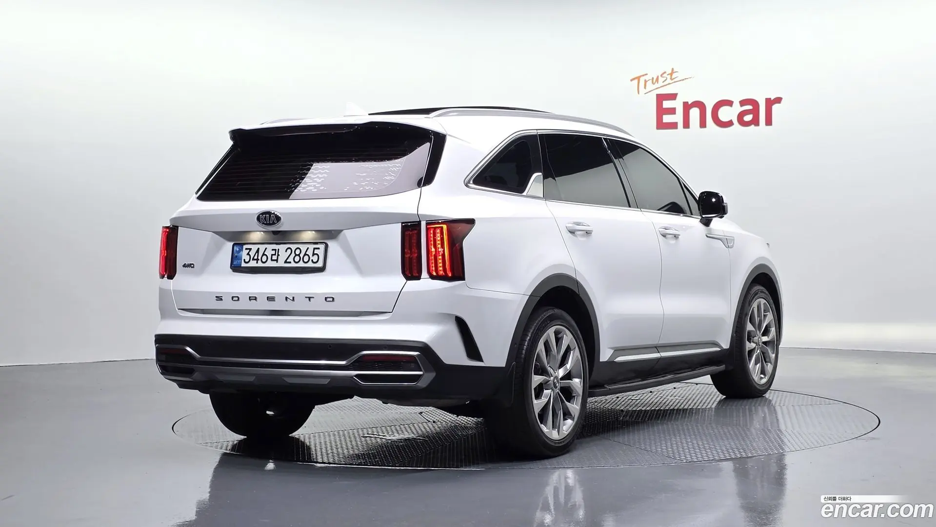 Main__Slider__Photo:Sorento Kia 2020.7-1