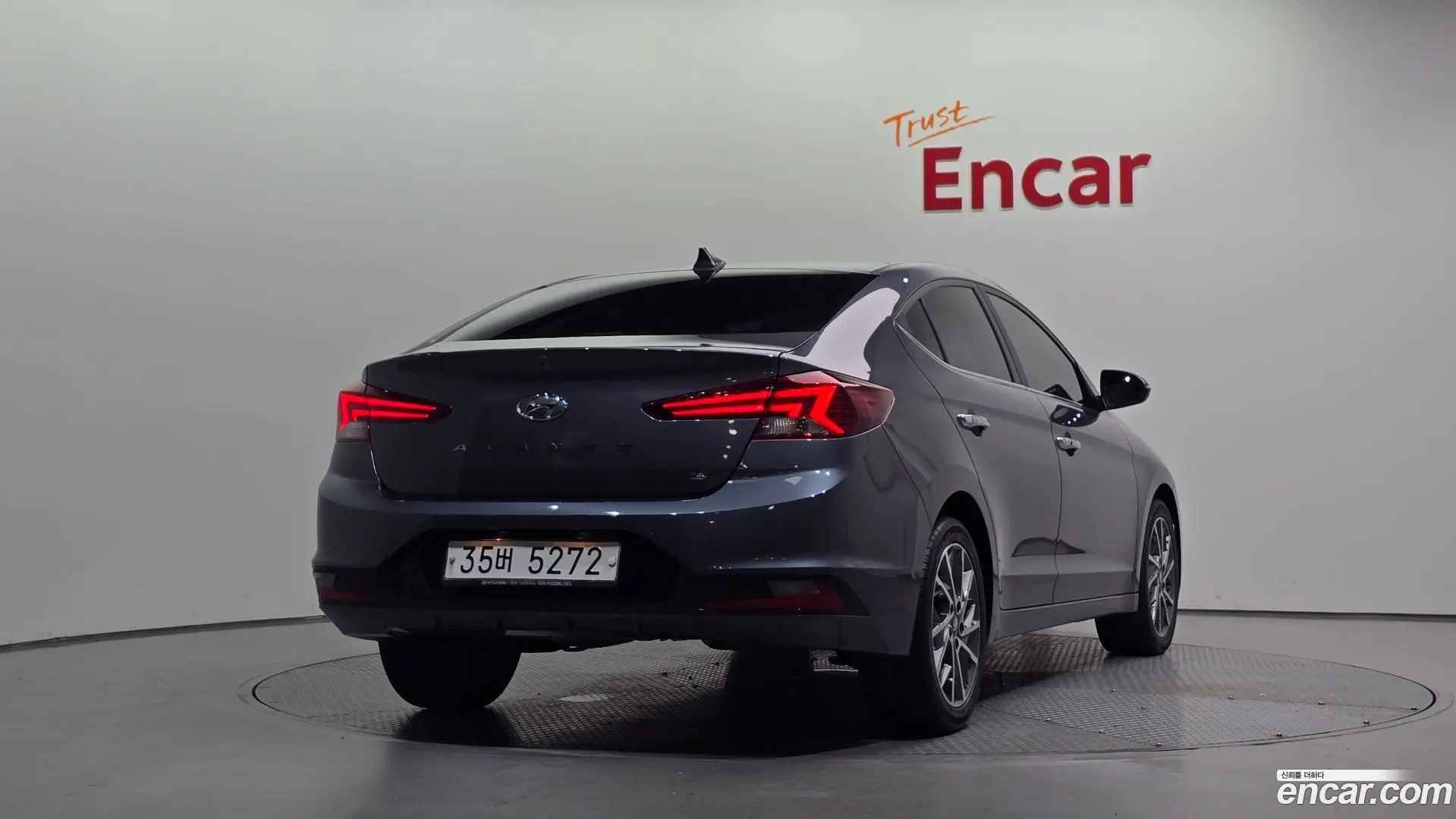 Main__Slider__Photo:AVANTE Hyundai 2018.9-1