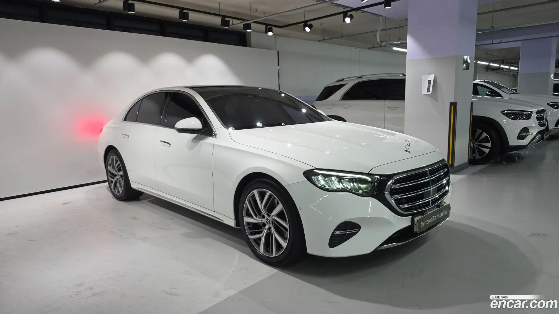Main__Slider__Photo:E-Class Mercedes-Benz 2024.3-1