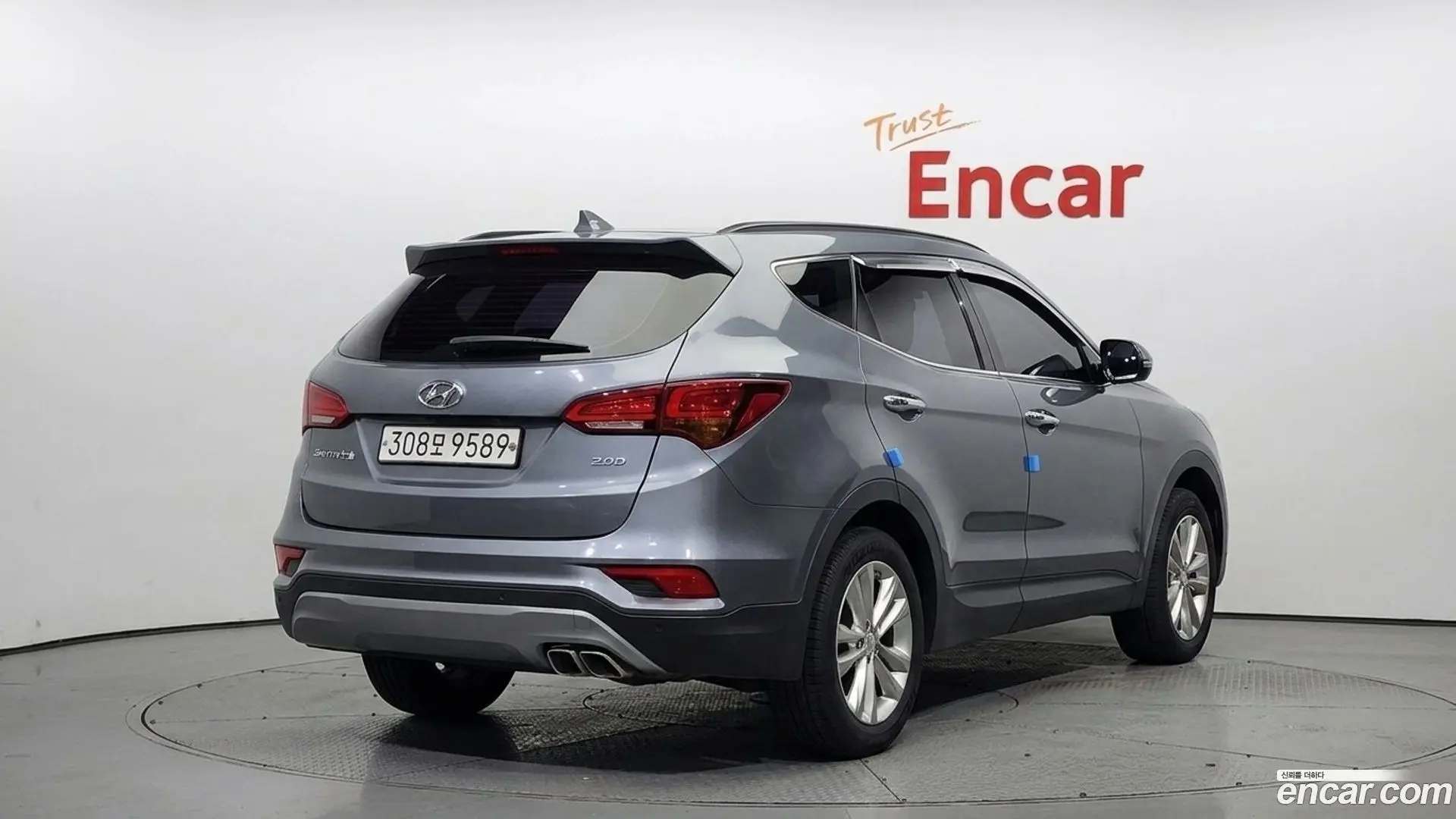 Main__Slider__Photo:Santafe Hyundai 2018.4-1