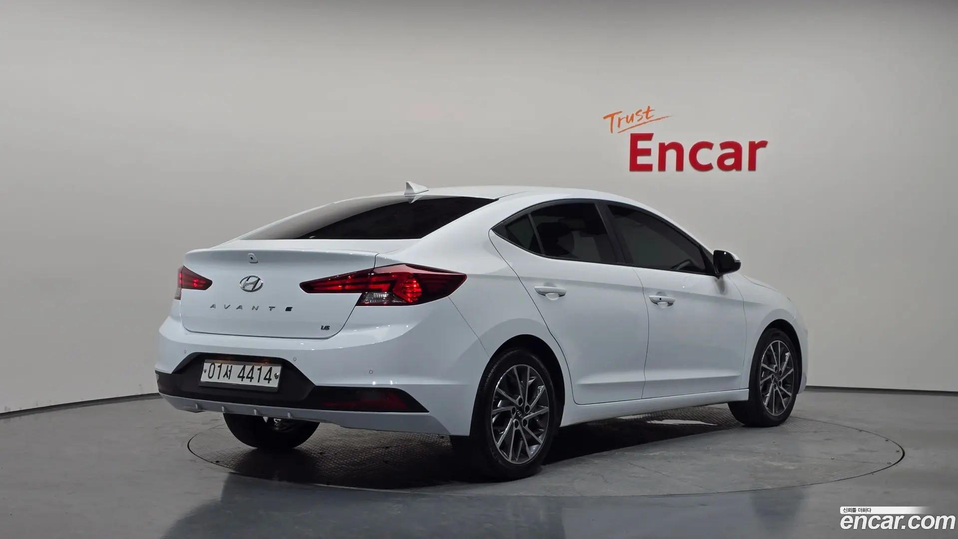 Main__Slider__Photo:AVANTE Hyundai 2019.4-1