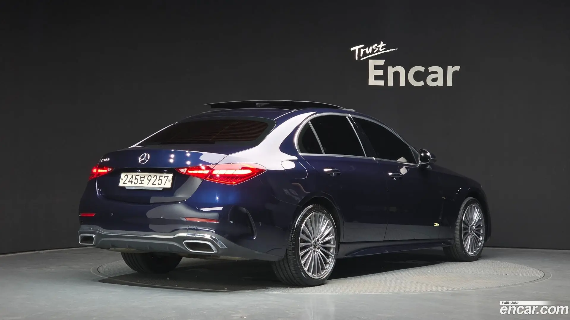 Main__Slider__Photo:C-Class Mercedes-Benz 2022.3-1