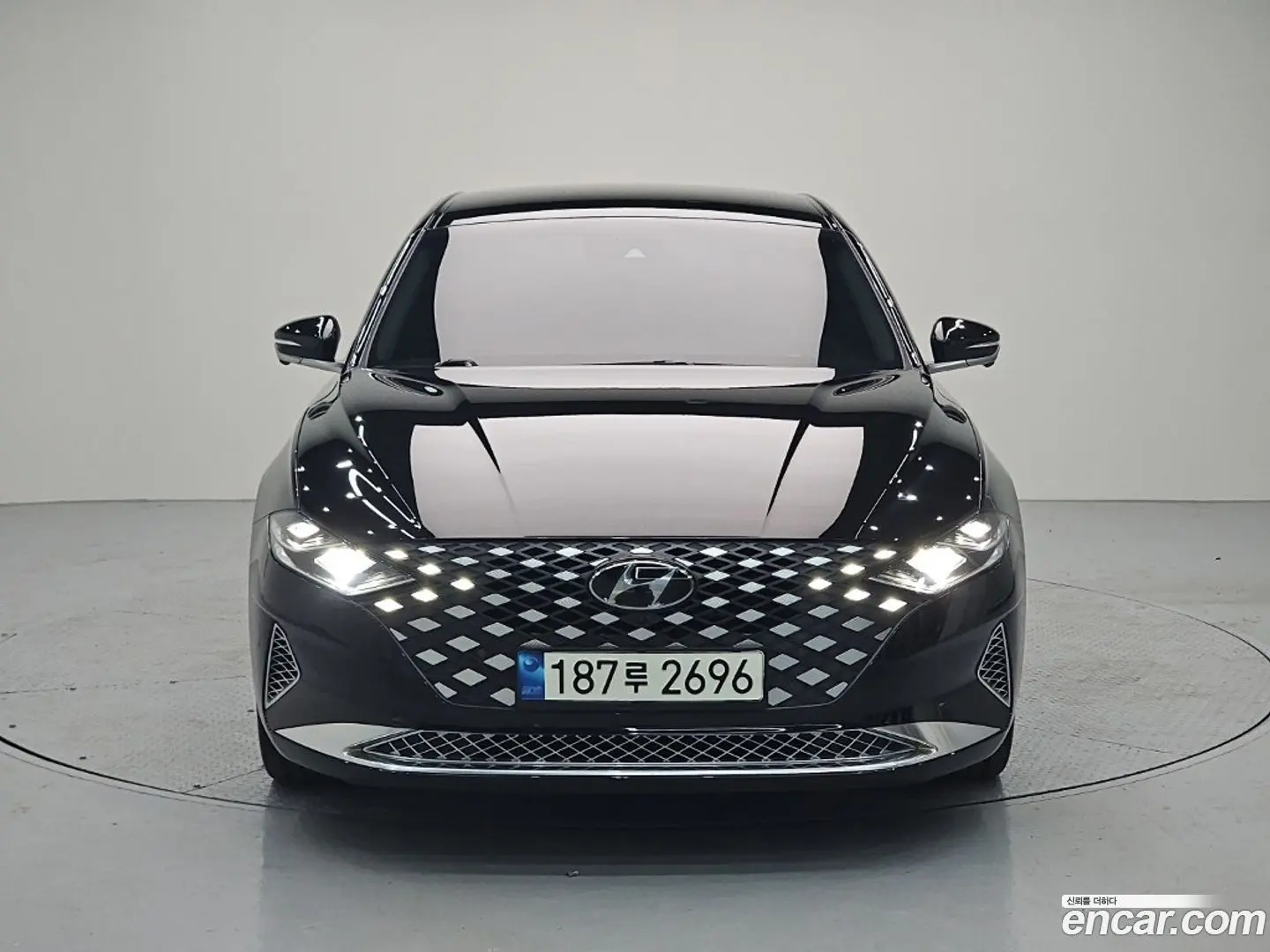 Main__Slider__Photo:Grandeur Hyundai 2020.4-1
