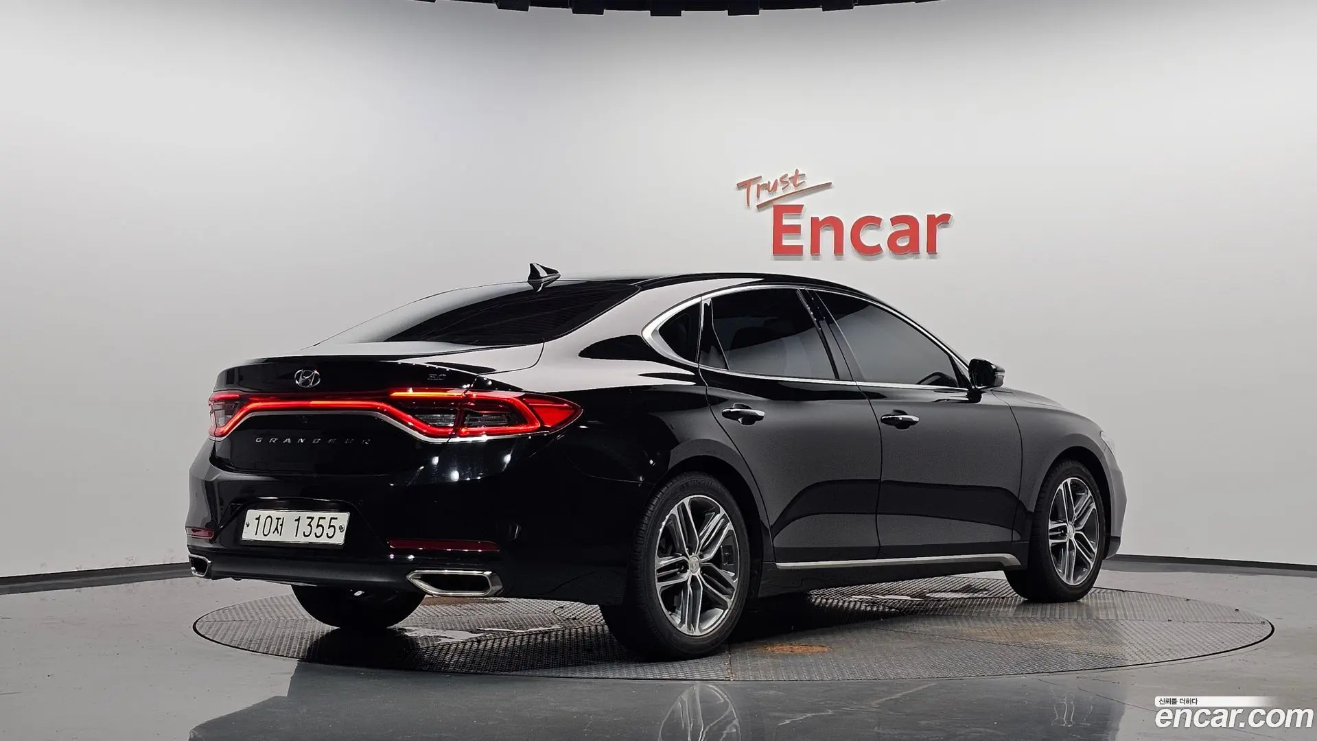 Main__Slider__Photo:Grandeur Hyundai 2019.3-1