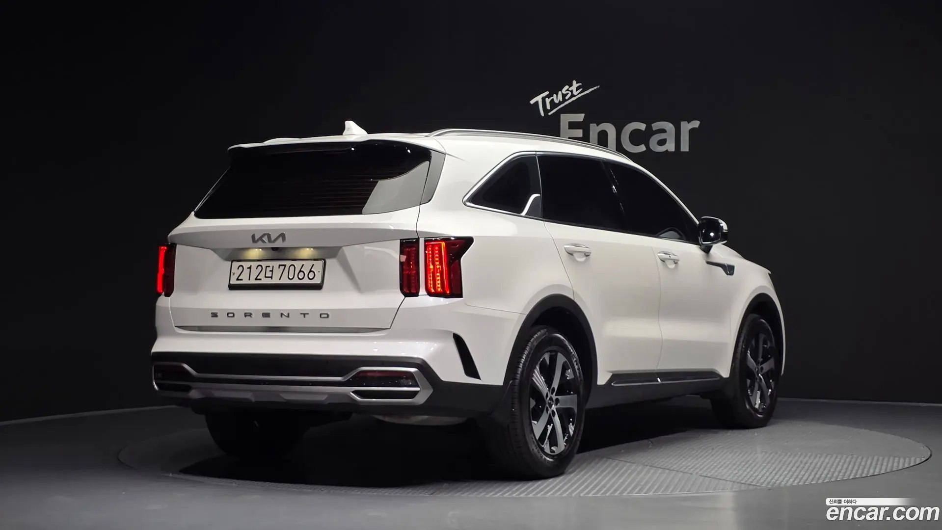 Main__Slider__Photo:Sorento Kia 2022.1-1