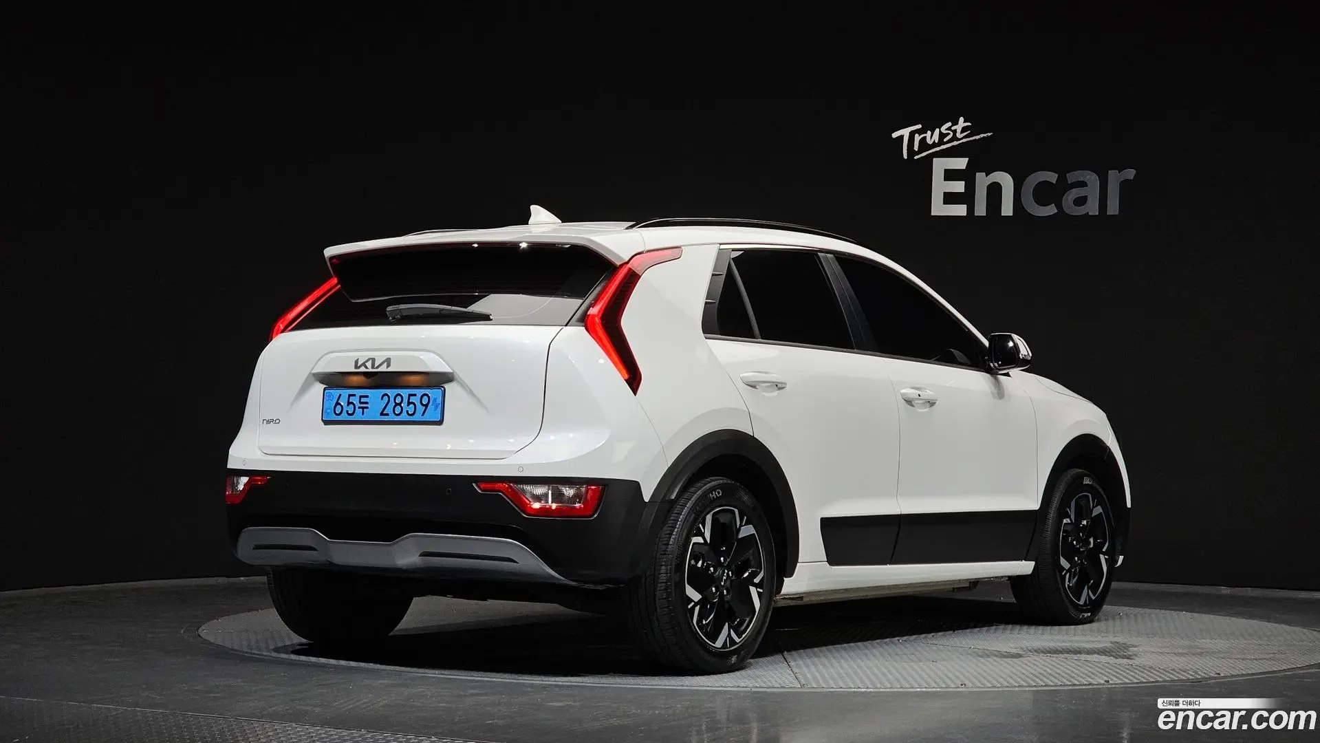 Main__Slider__Photo:Niro Kia 2022.11-1