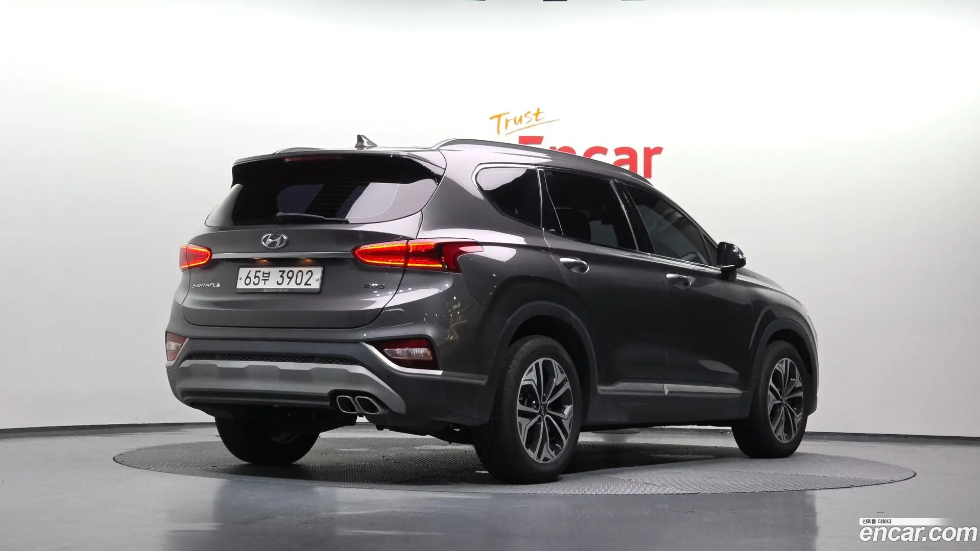 Main__Slider__Photo:Santafe Hyundai 2019.1-1