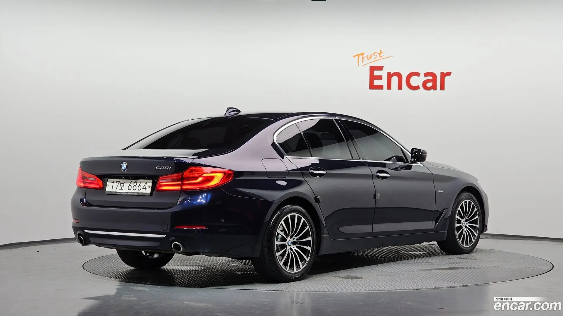 Main__Slider__Photo:5-Series BMW 2018.9-1