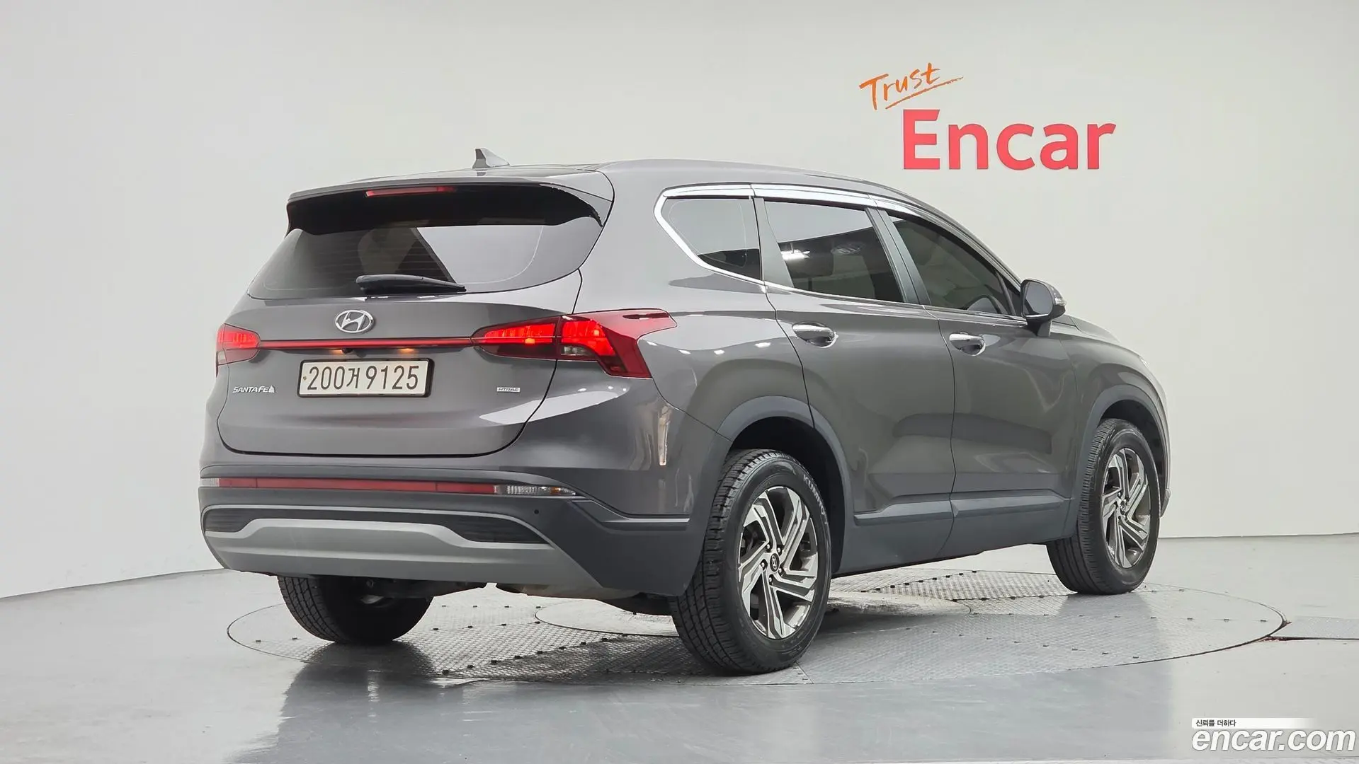 Main__Slider__Photo:Santafe Hyundai 2022.6-1