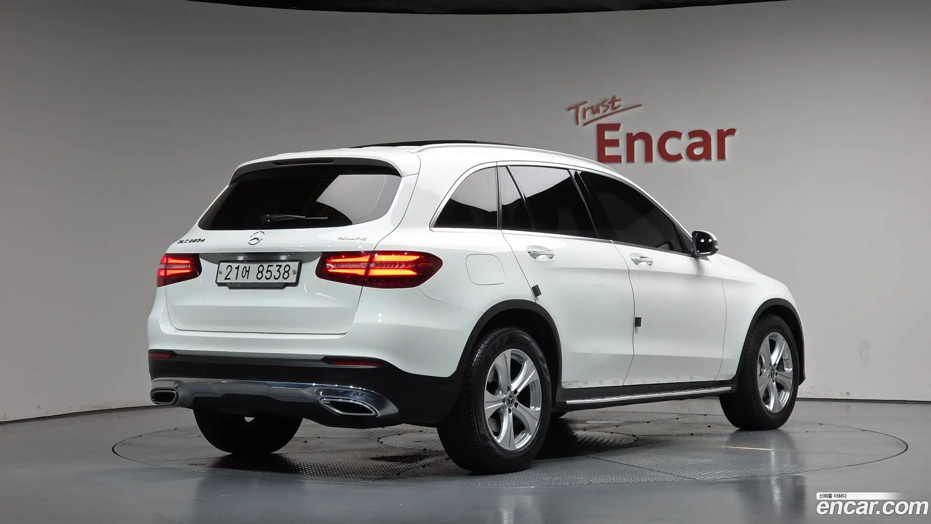 Main__Slider__Photo:GLC-Class Mercedes-Benz 2018.1-1