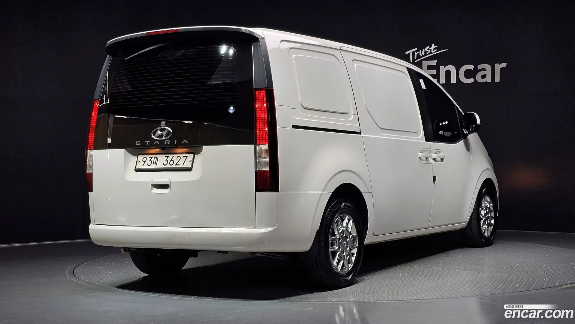 Main__Slider__Photo:Staria Hyundai 2021.7-1