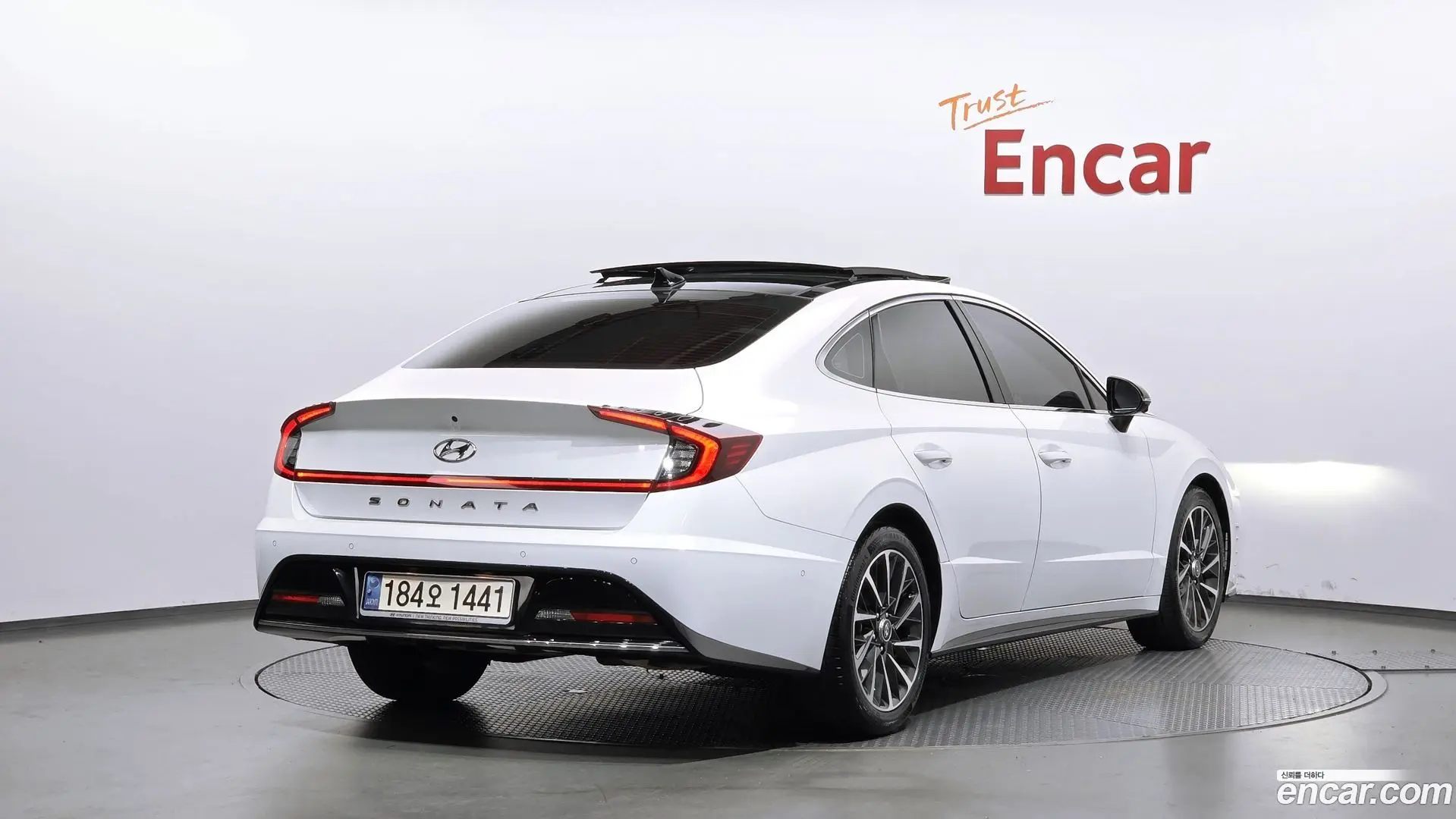 Main__Slider__Photo:Sonata Hyundai 2022.3-1