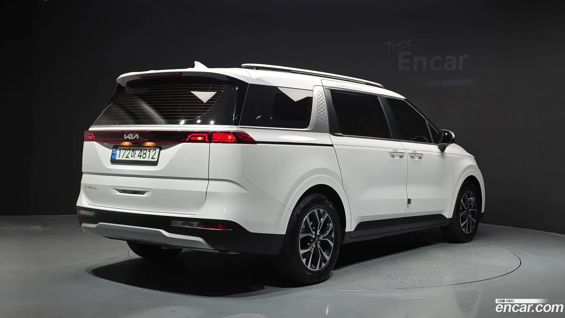 Main__Slider__Photo:Canival Kia 2022.6-1