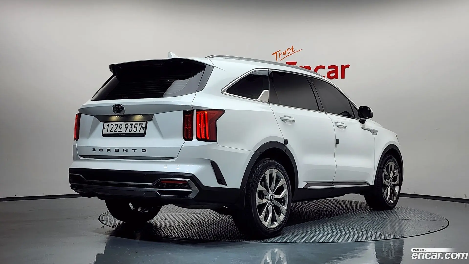 Main__Slider__Photo:Sorento Kia 2020.7-1