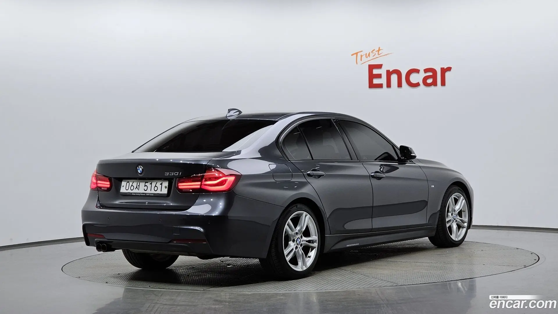 Main__Slider__Photo:3-Series BMW 2018.3-1