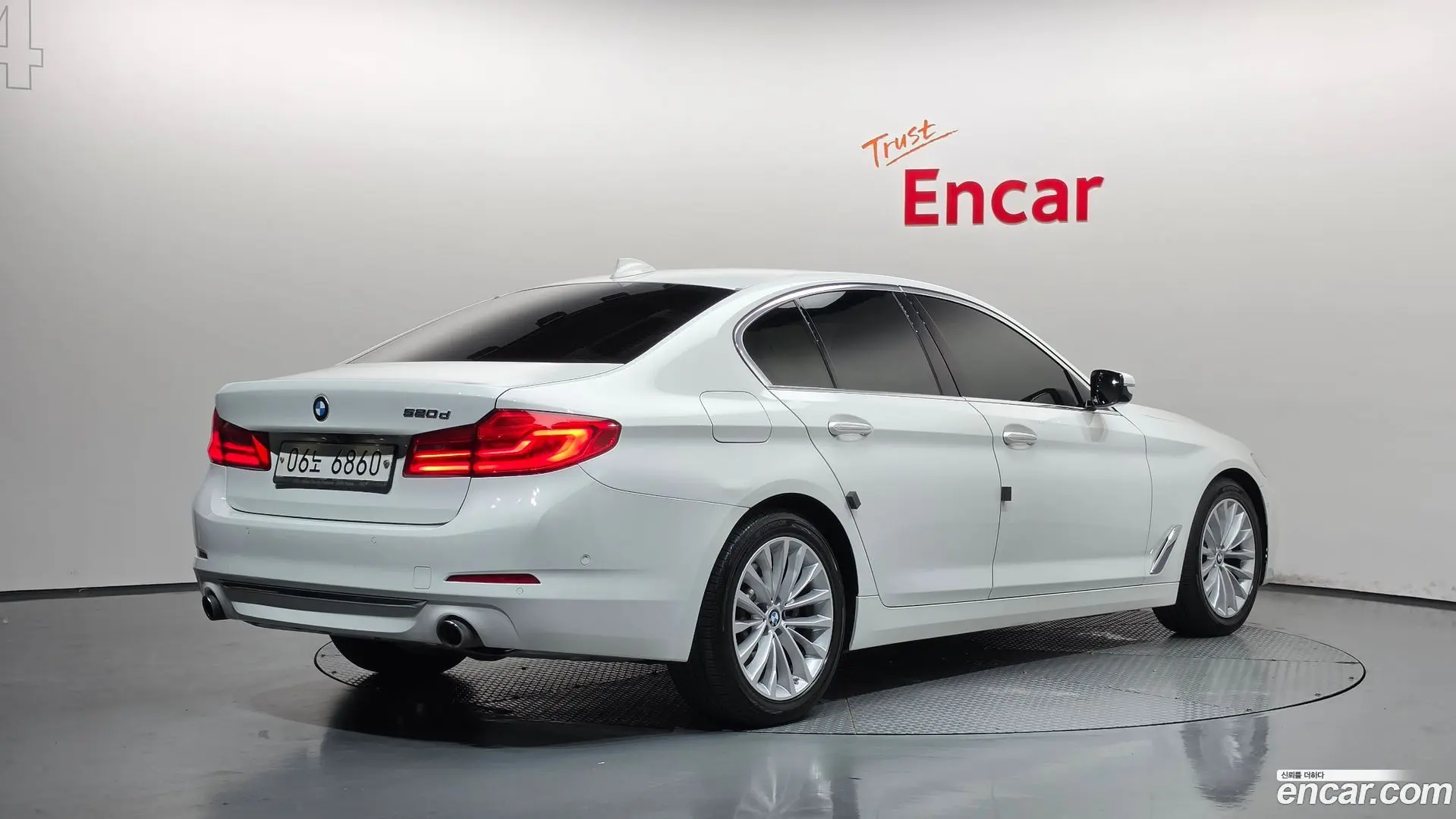 Main__Slider__Photo:5-Series BMW 2018.4-1