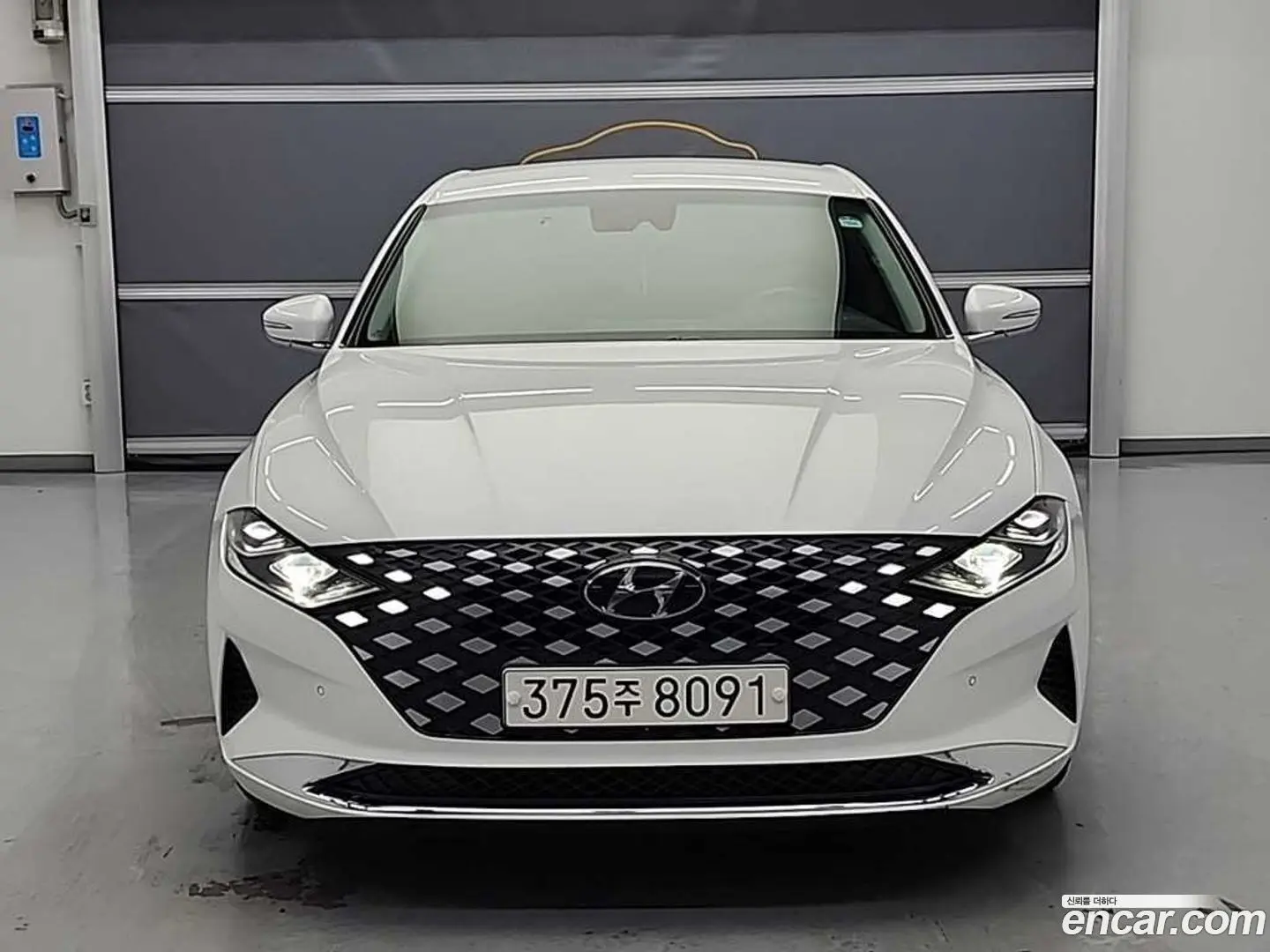 Main__Slider__Photo:Grandeur Hyundai 2022.4-1