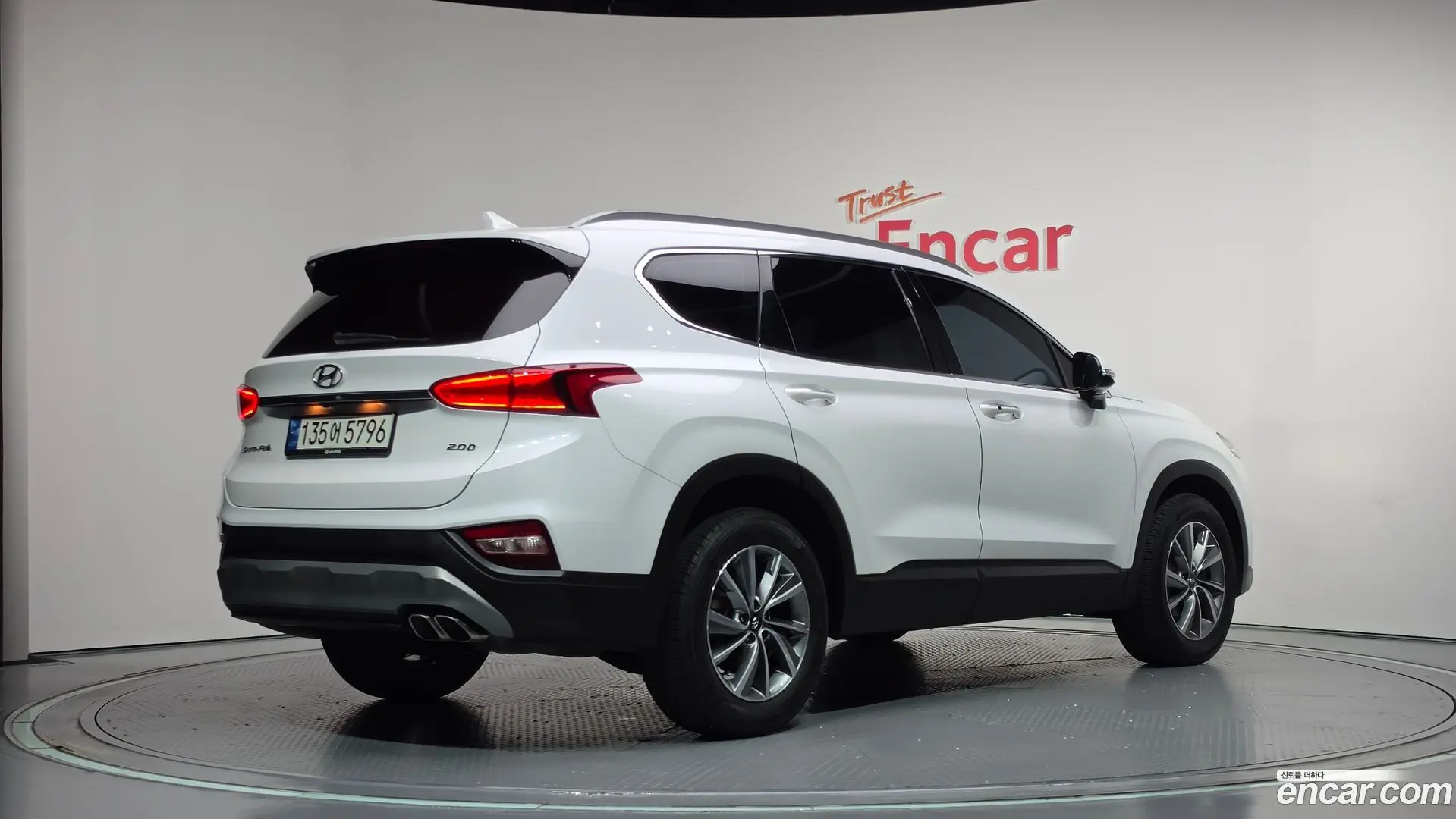 Main__Slider__Photo:Santafe Hyundai 2018.7-1