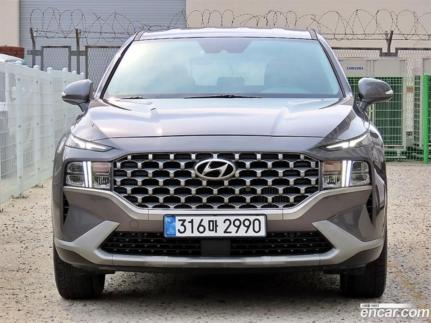 Main__Slider__Photo:Santafe Hyundai 2022.3-1