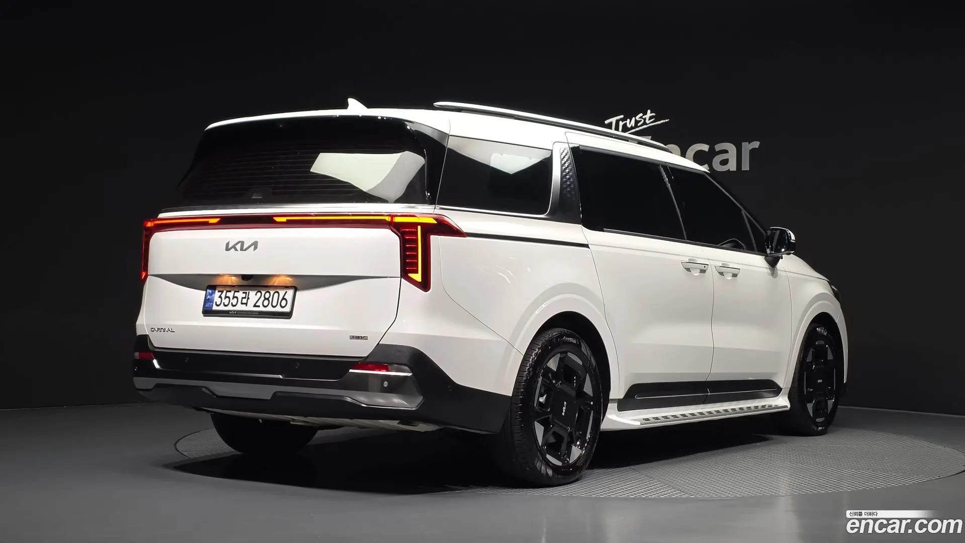 Main__Slider__Photo:Canival Kia 2024.4-1