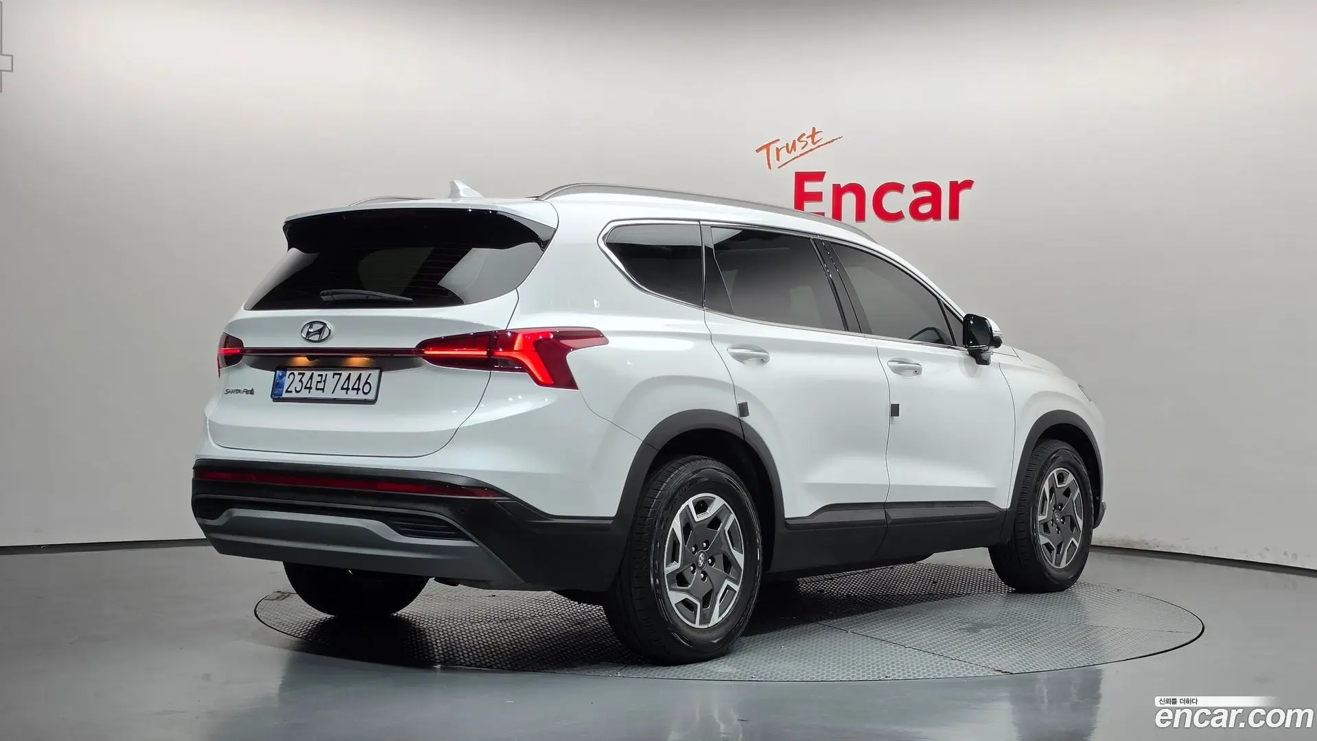 Main__Slider__Photo:Santafe Hyundai 2023.3-1