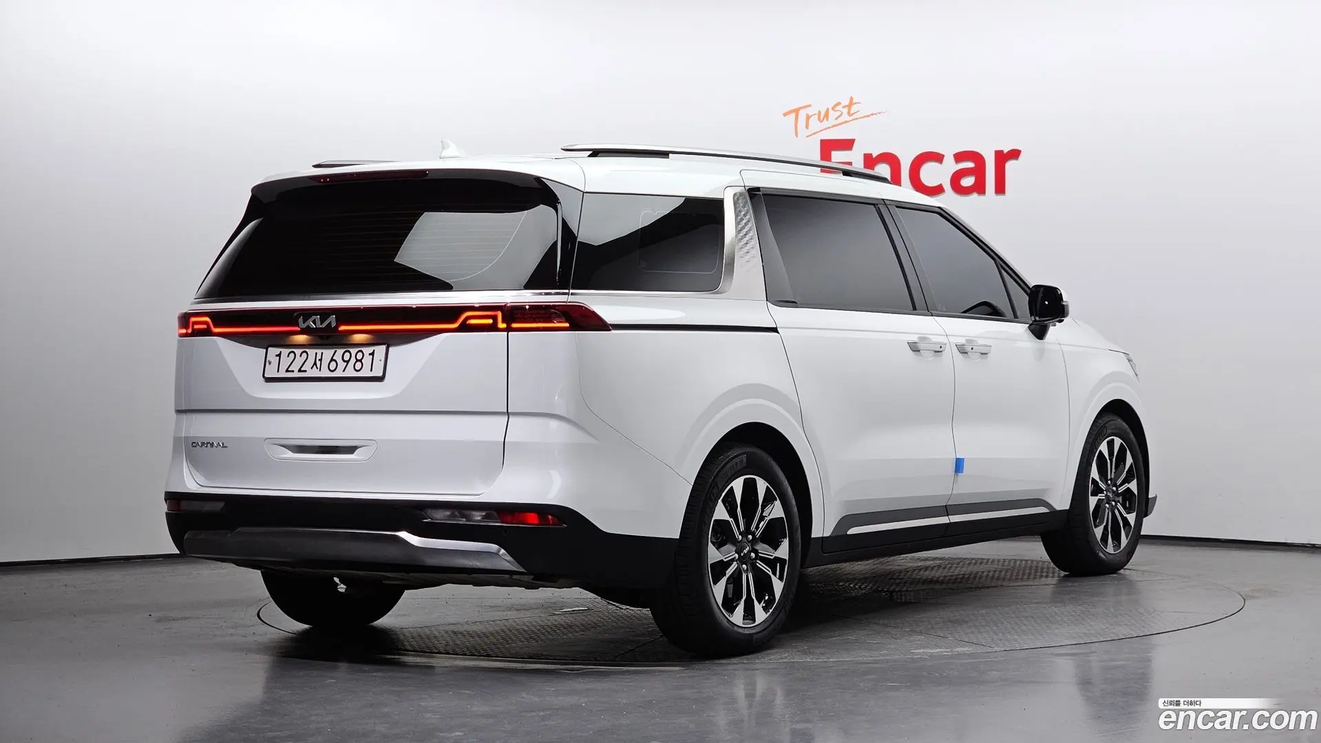 Main__Slider__Photo:Canival Kia 2022.7-1