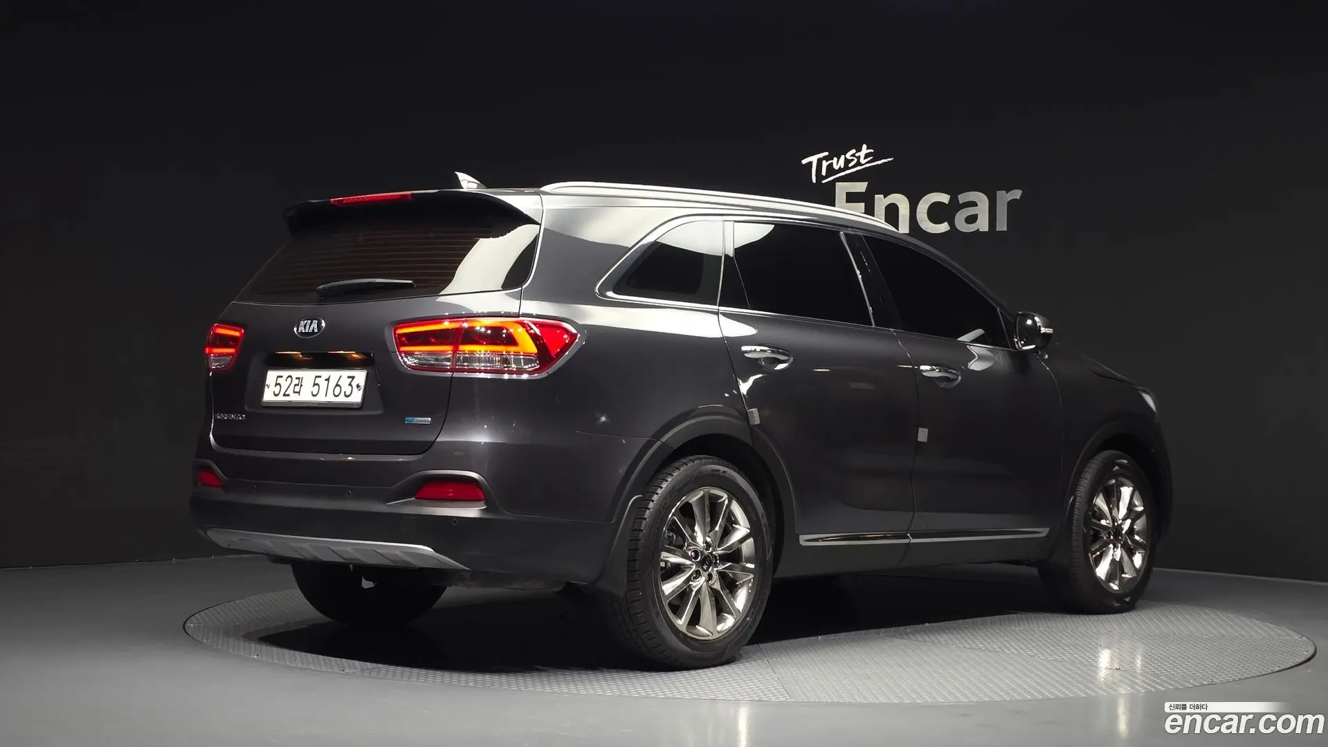 Main__Slider__Photo:Sorento Kia 2017.6-1