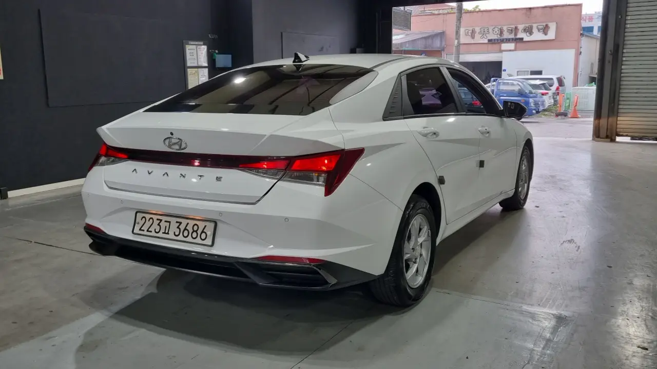 Main__Slider__Photo:AVANTE Hyundai 2021.1-1