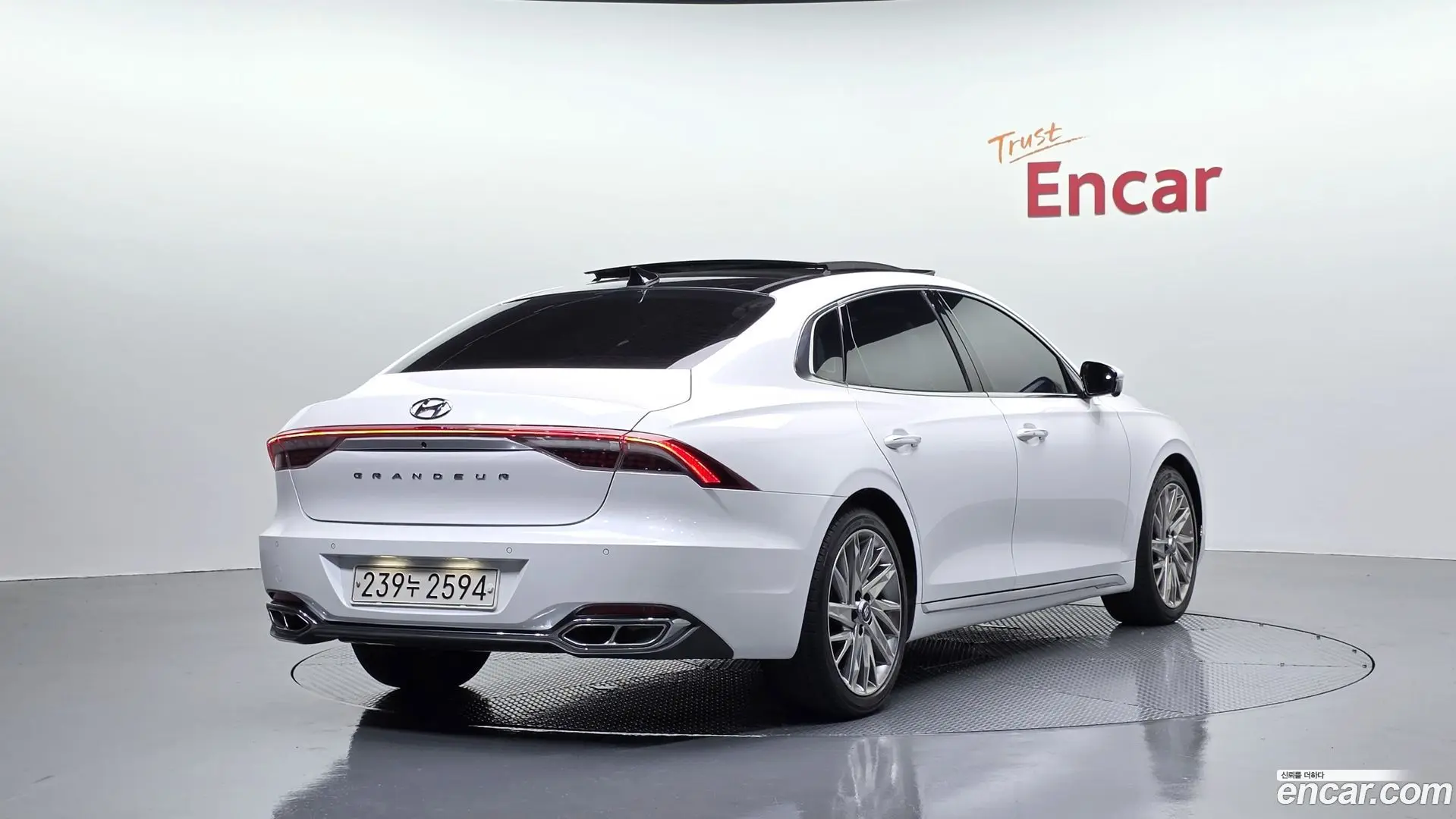 Main__Slider__Photo:Grandeur Hyundai 2021.5-1