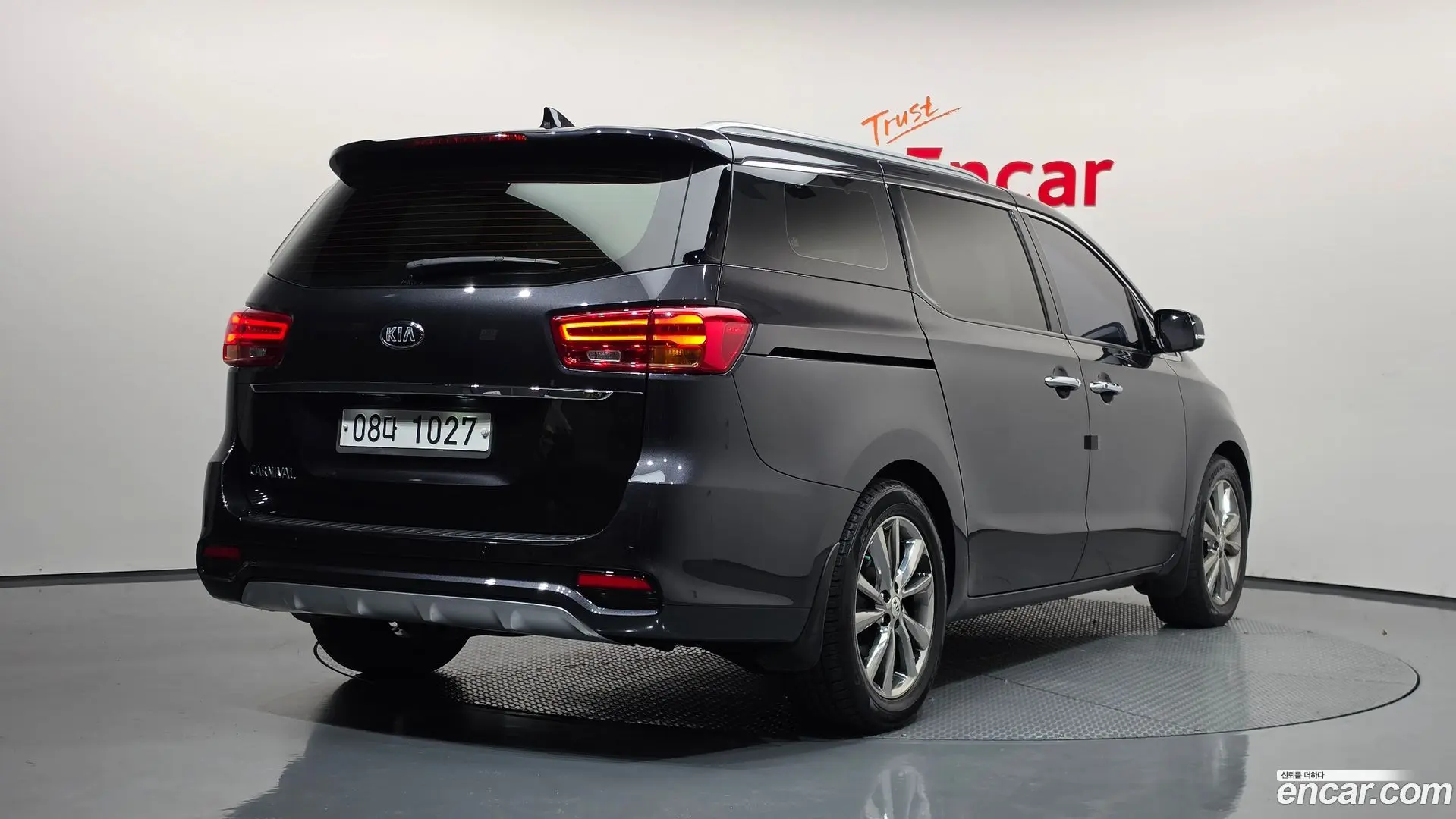 Main__Slider__Photo:Canival Kia 2018.2-1