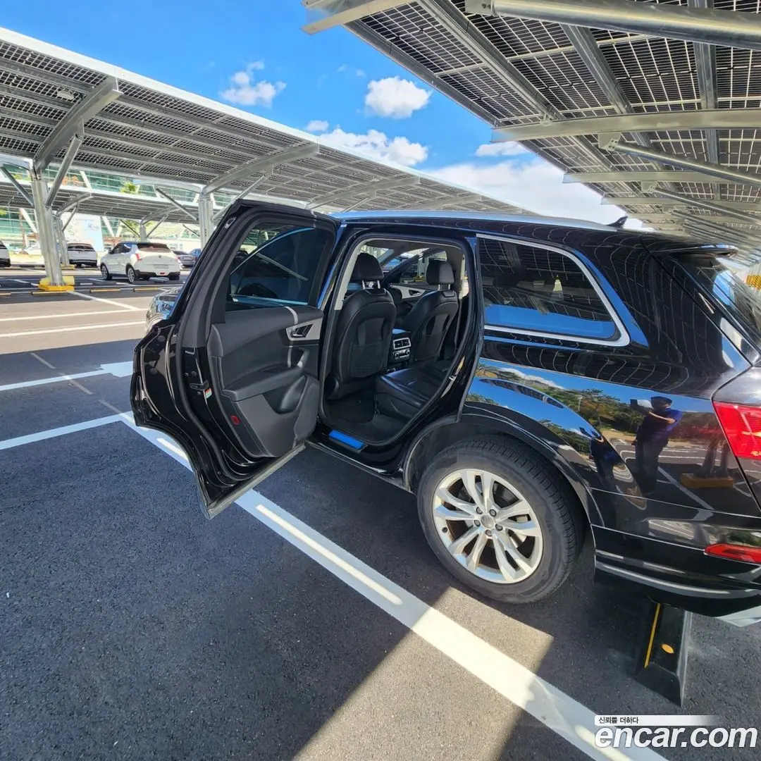 Main__Slider__Photo:Q7 Audi 2019.10-1