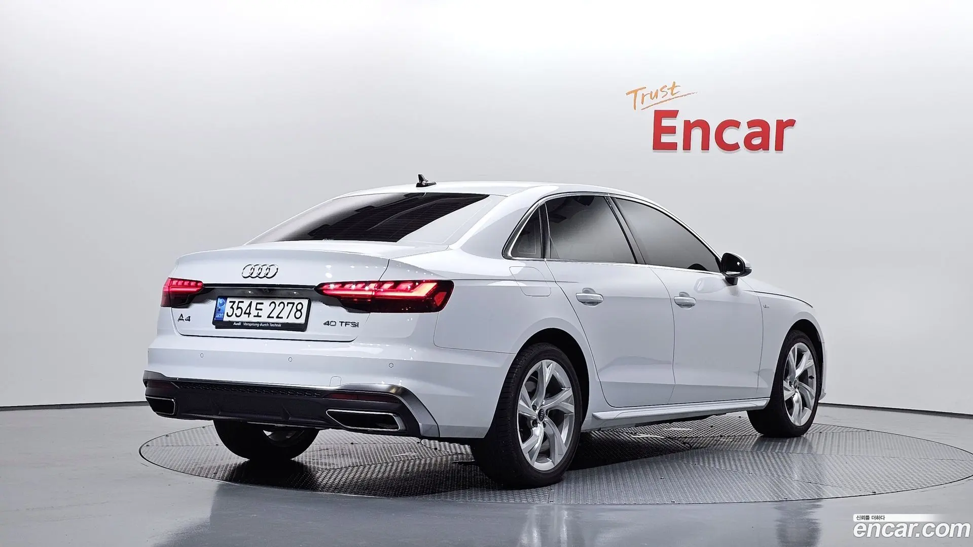 Main__Slider__Photo:A4 Audi 2021.11-1