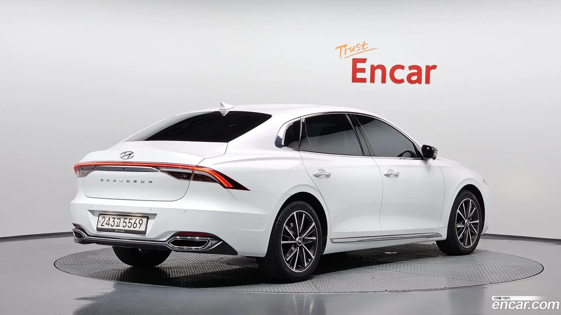 Main__Slider__Photo:Grandeur Hyundai 2022.2-1