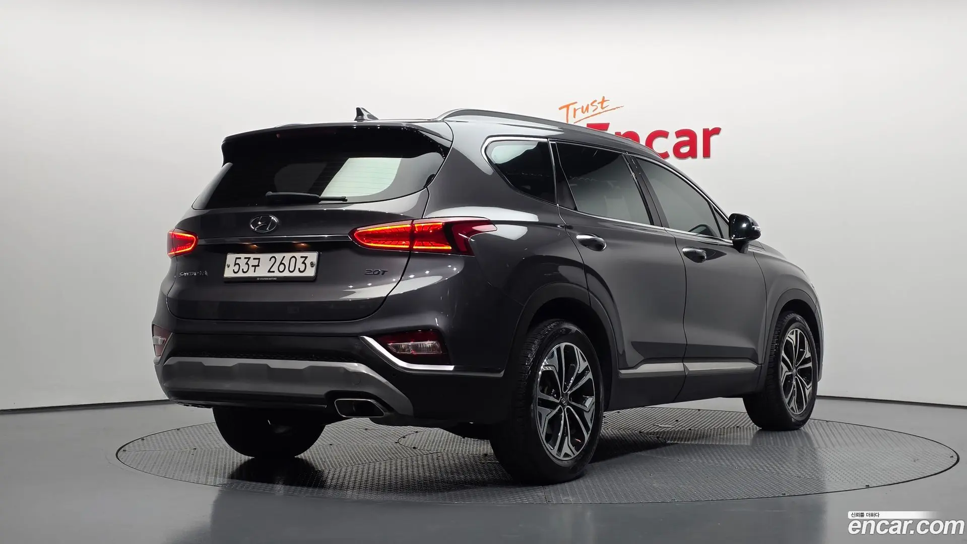 Main__Slider__Photo:Santafe Hyundai 2019.3-1