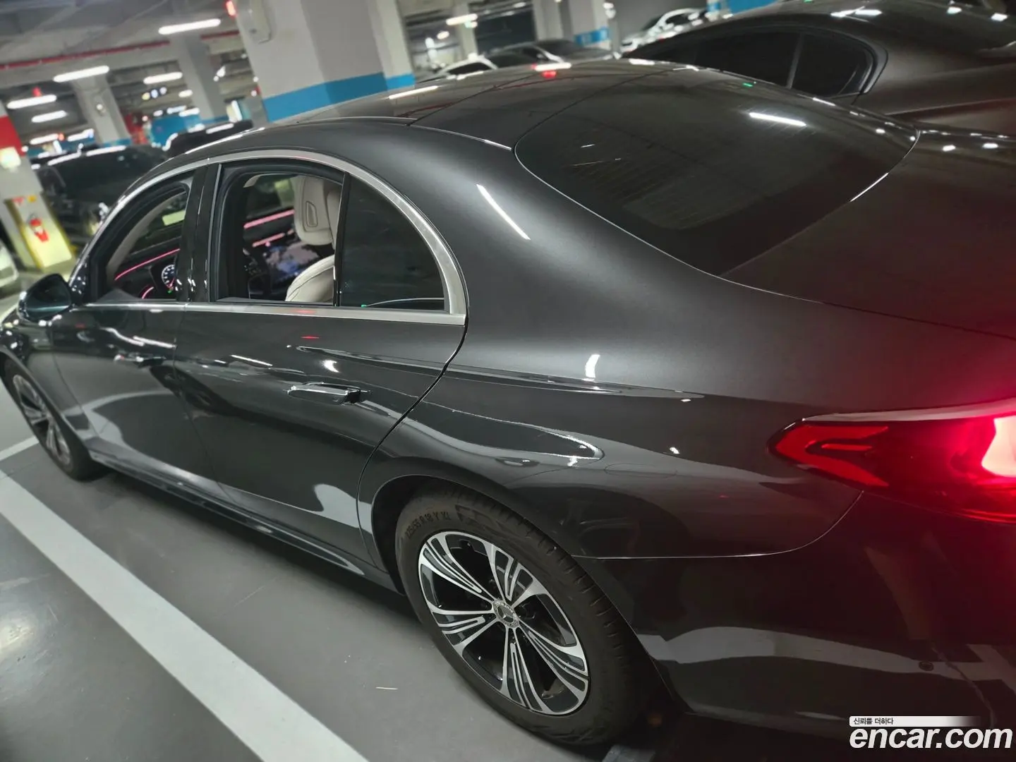 Main__Slider__Photo:E-Class Mercedes-Benz 2024.6-1