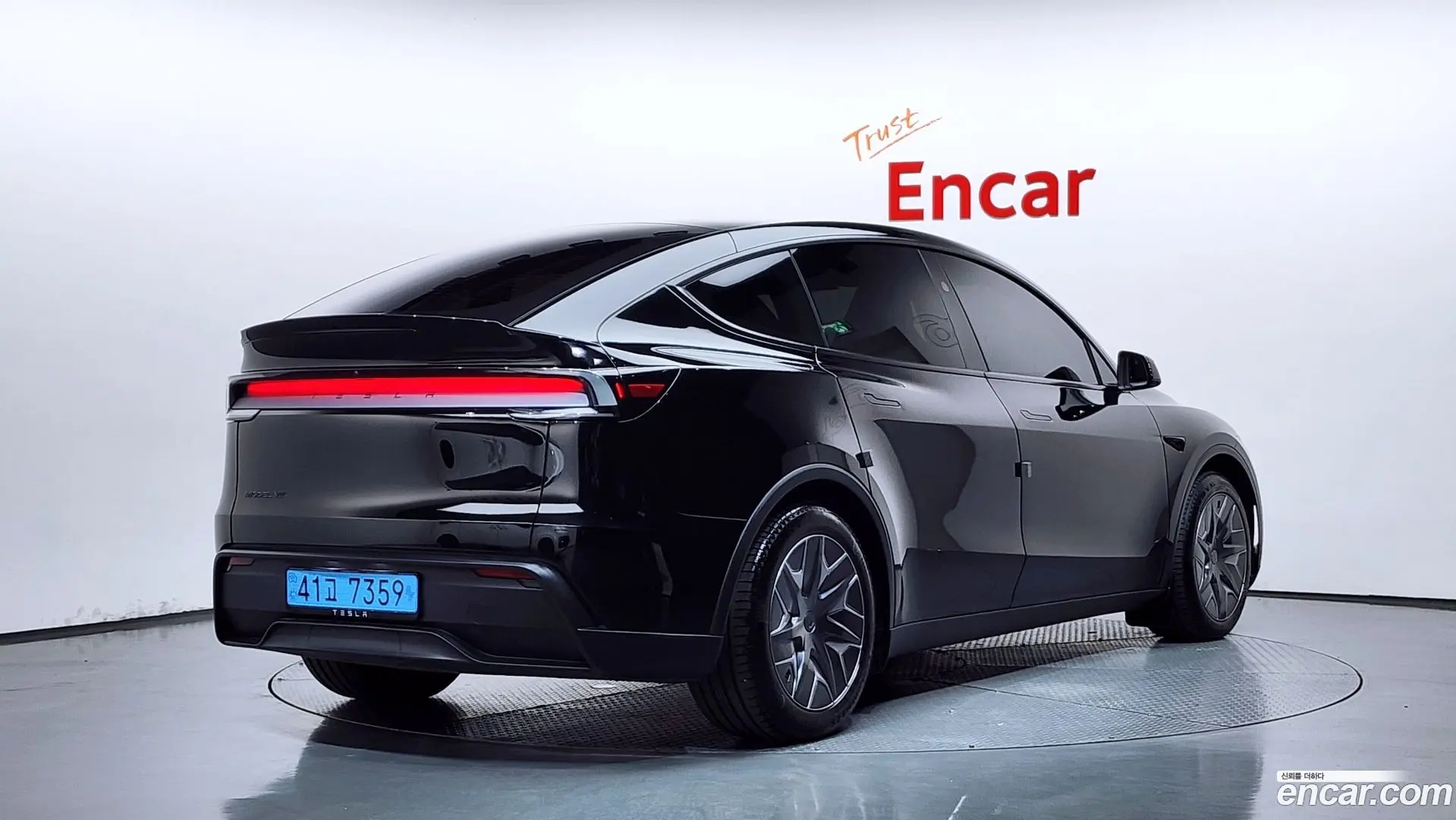 Main__Slider__Photo:Model Y Tesla 2026.3-1