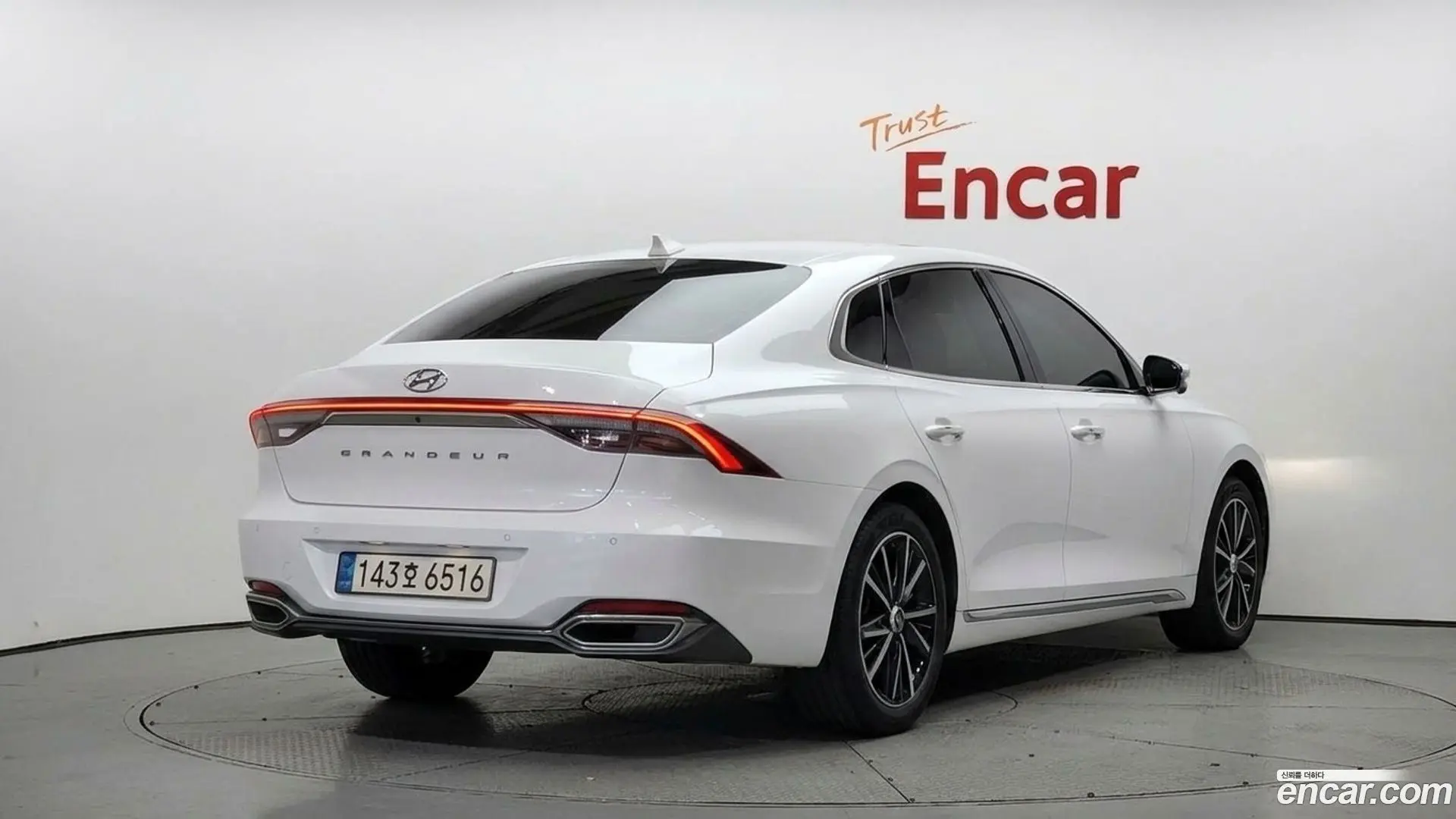 Main__Slider__Photo:Grandeur Hyundai 2021.9-1
