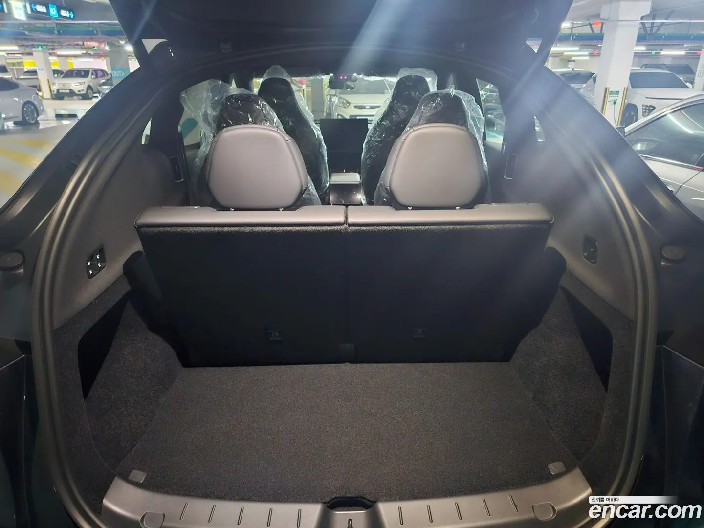 Main__Slider__Photo:Model Y Tesla 2026.8-1