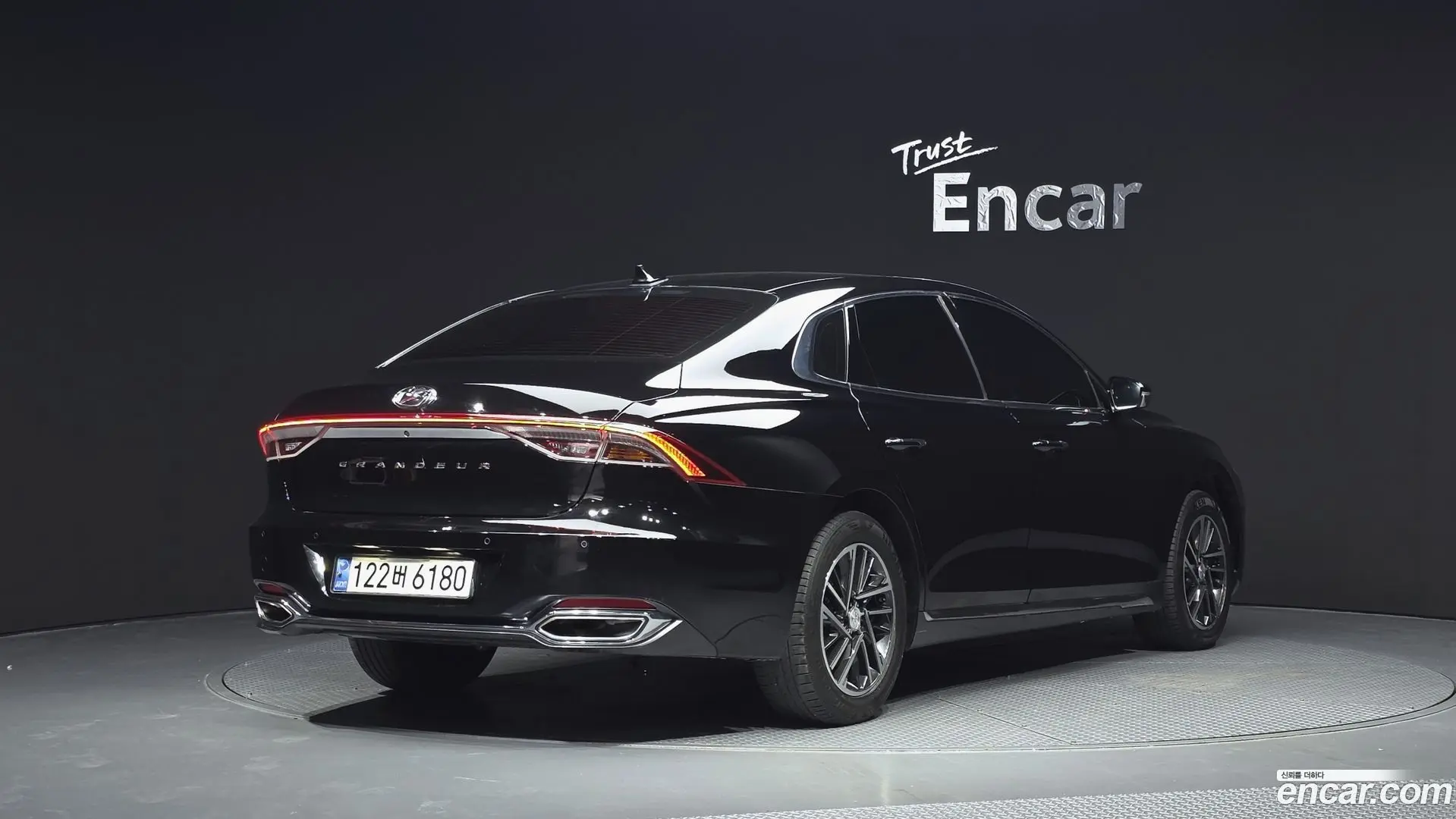 Main__Slider__Photo:Grandeur Hyundai 2022.2-1