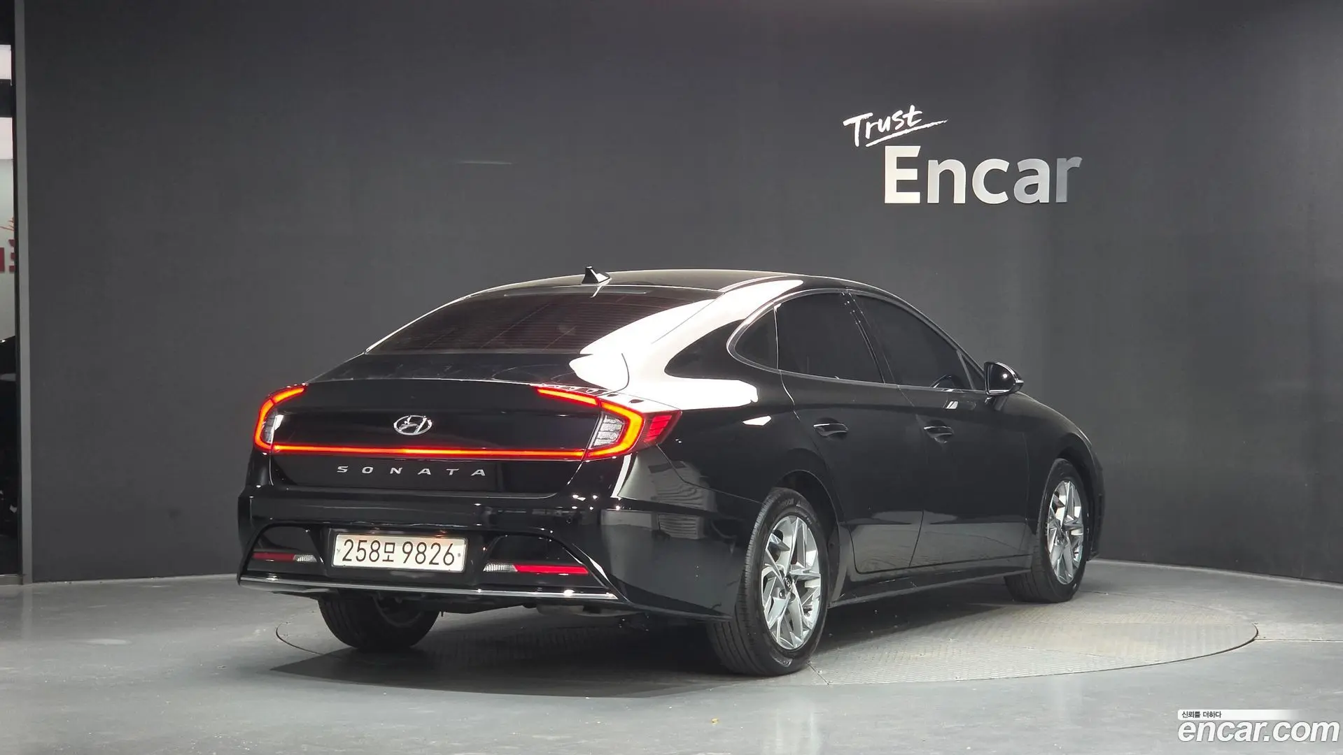 Main__Slider__Photo:Sonata Hyundai 2022.9-1
