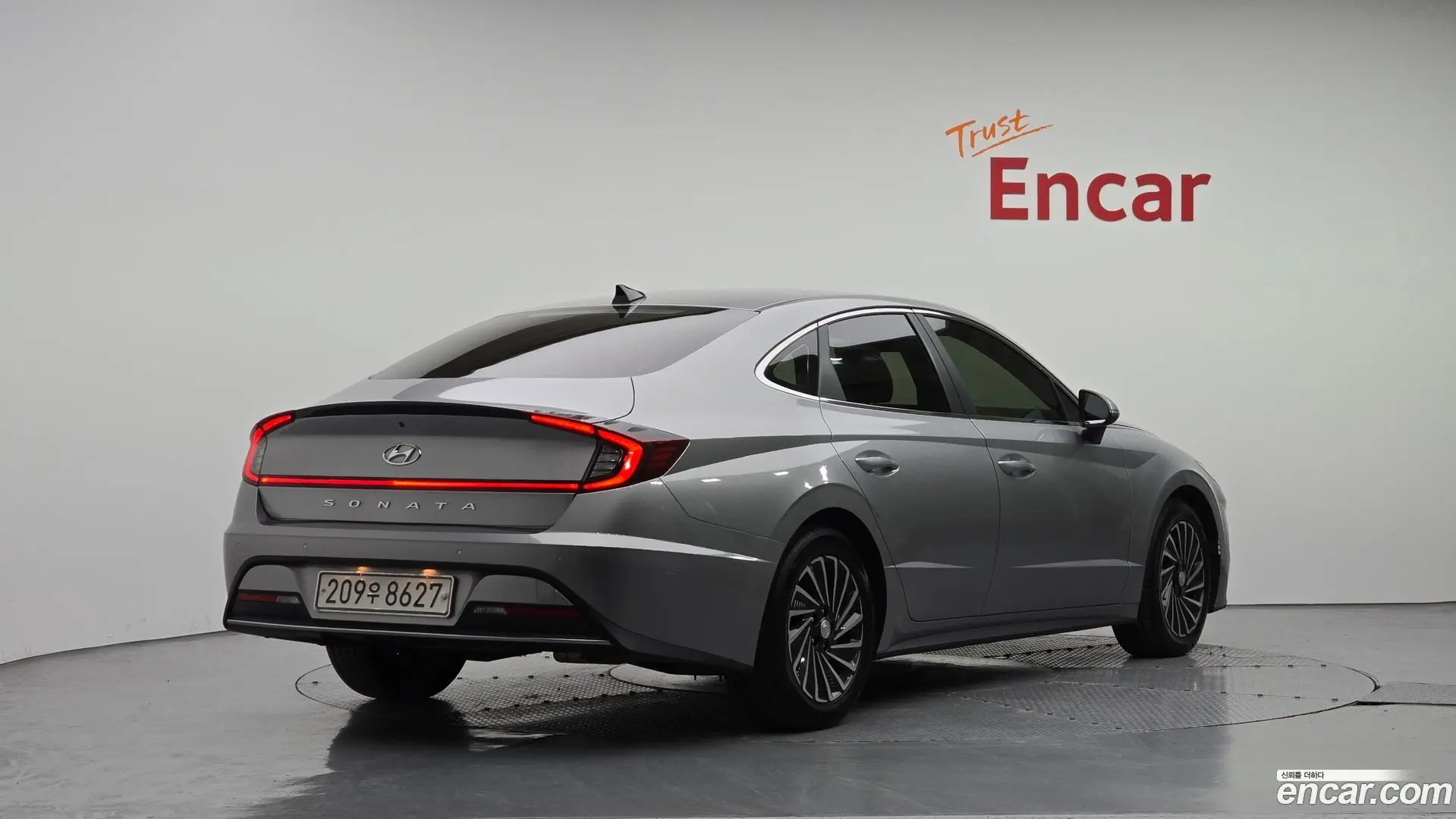 Main__Slider__Photo:Sonata Hyundai 2020.5-1