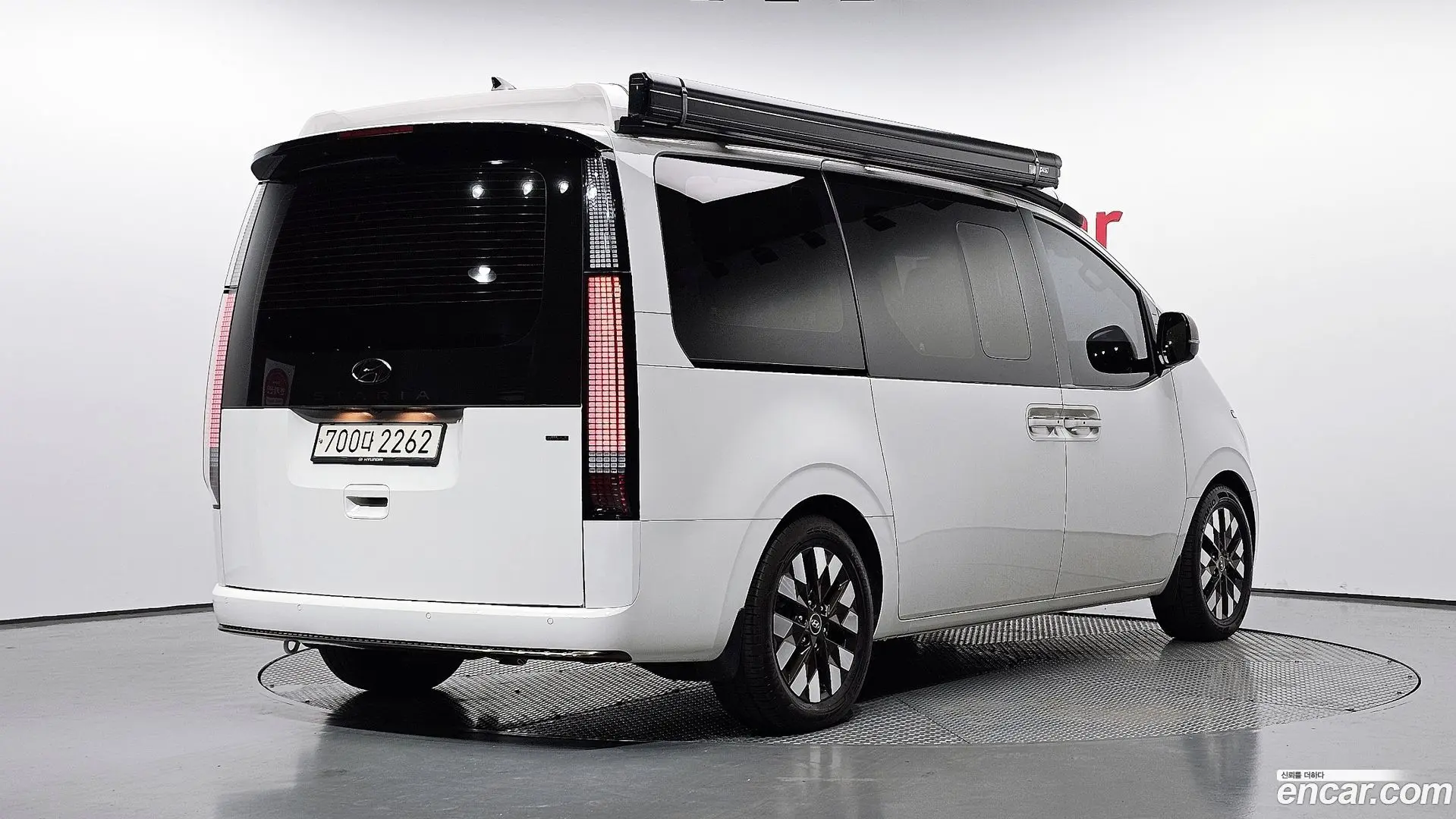 Main__Slider__Photo:Staria Hyundai 2022.10-1