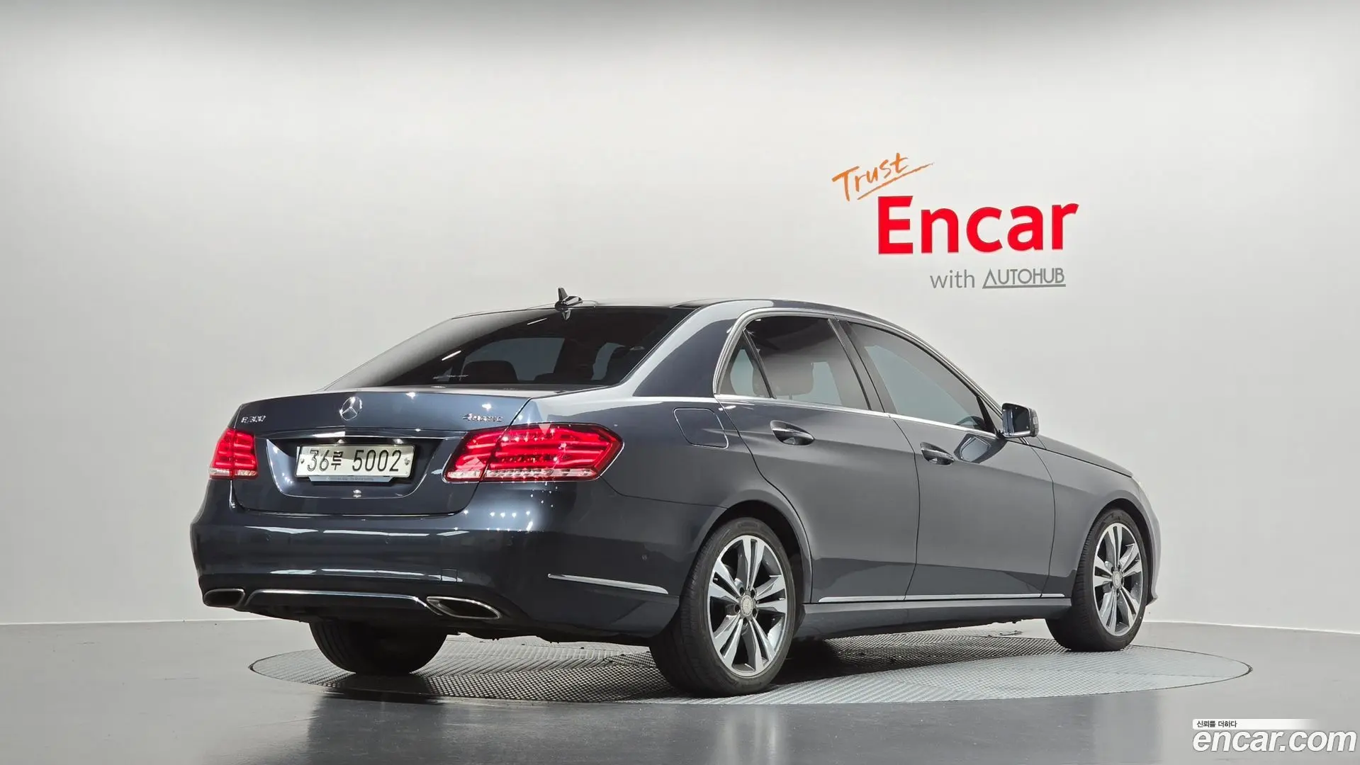 Main__Slider__Photo:E-Class Mercedes-Benz 2015.5-1