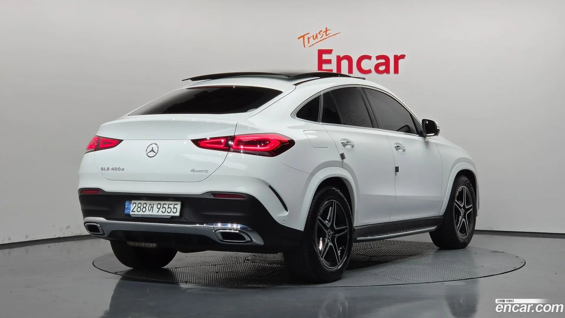 Main__Slider__Photo:GLE-Class Mercedes-Benz 2020.11-1