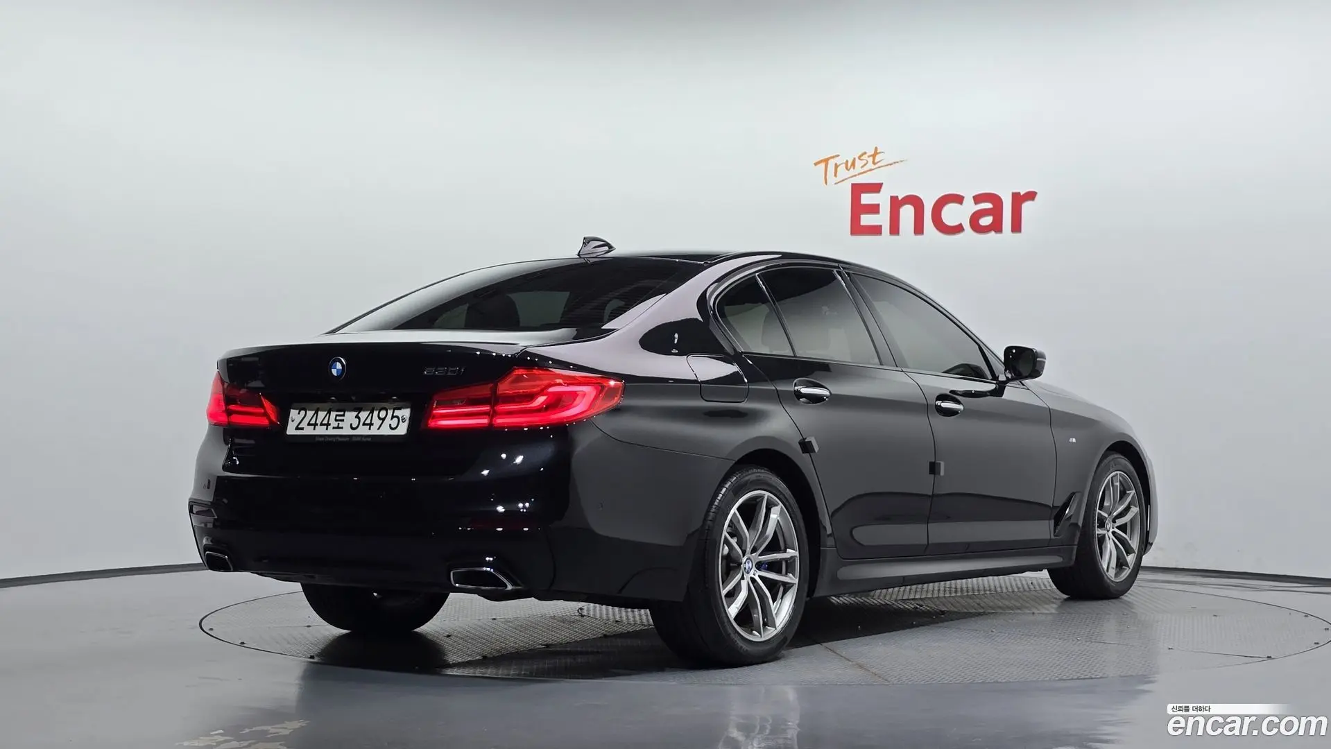 Main__Slider__Photo:5-Series BMW 2017.3-1