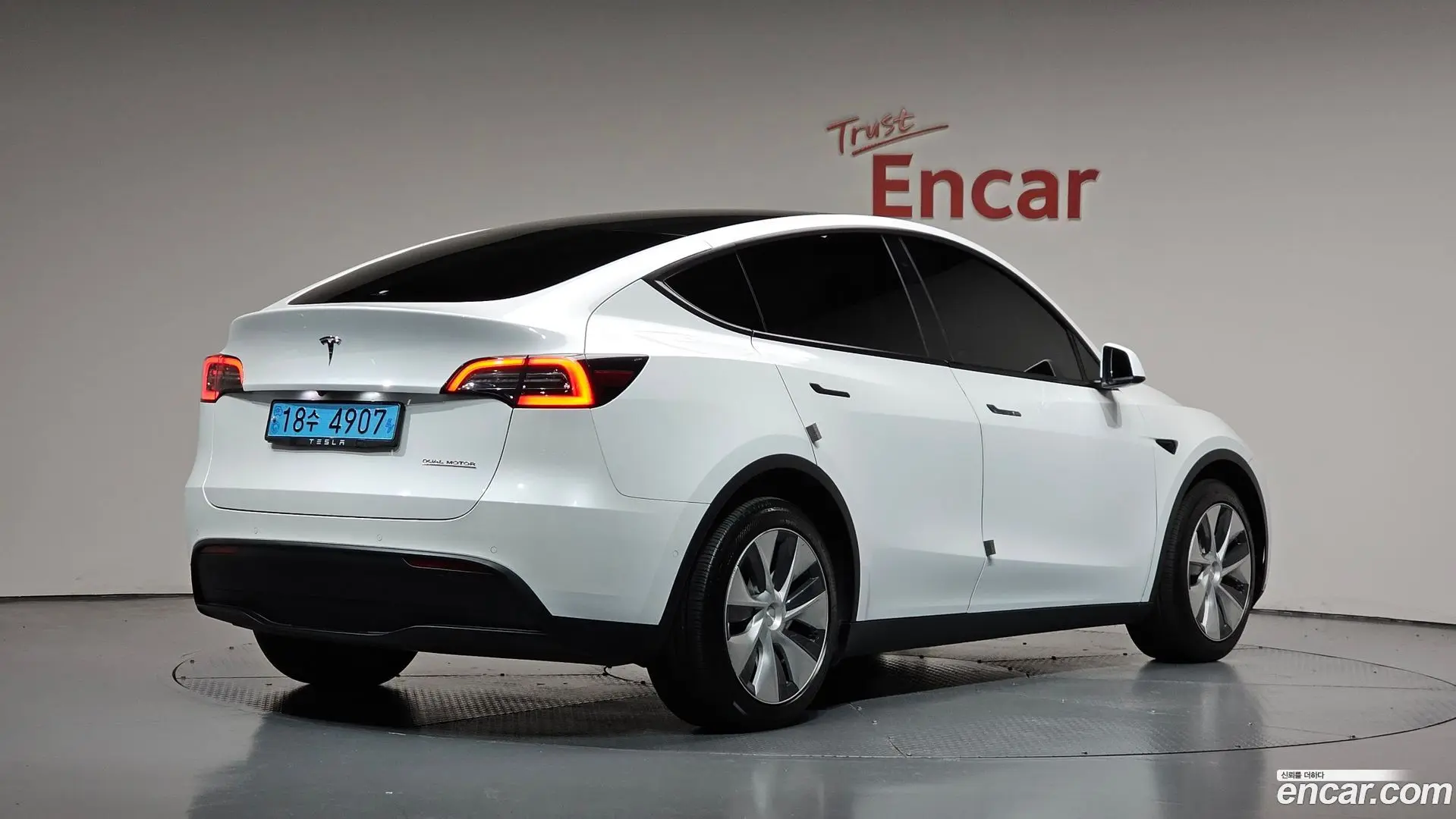 Main__Slider__Photo:Model Y Tesla 2022.8-1