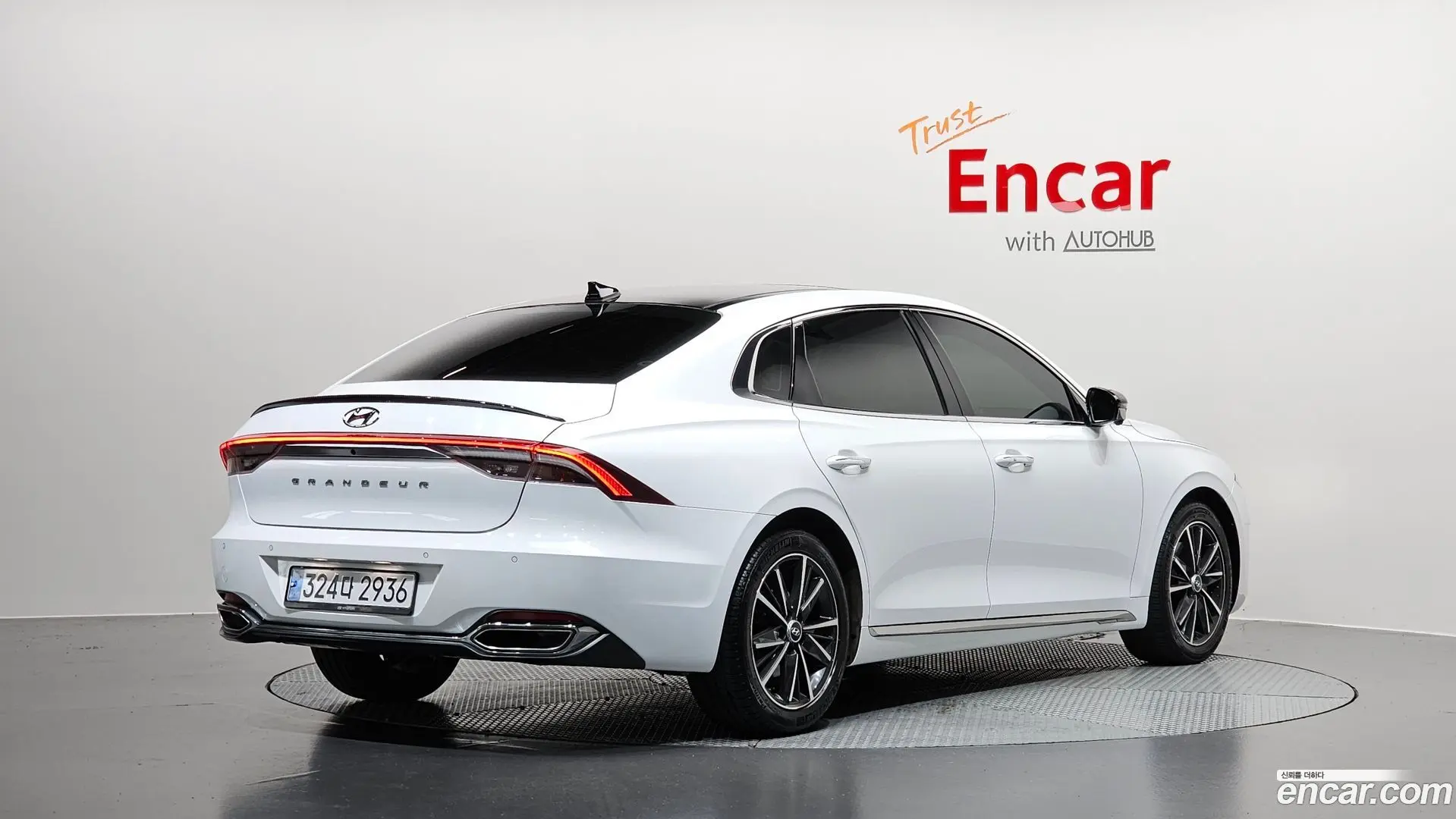 Main__Slider__Photo:Grandeur Hyundai 2022.6-1