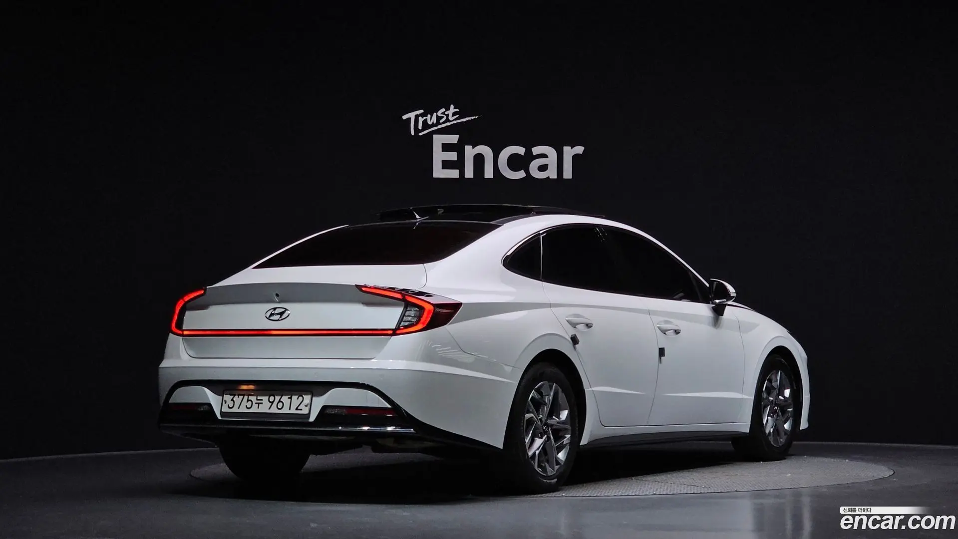 Main__Slider__Photo:Sonata Hyundai 2019.4-1