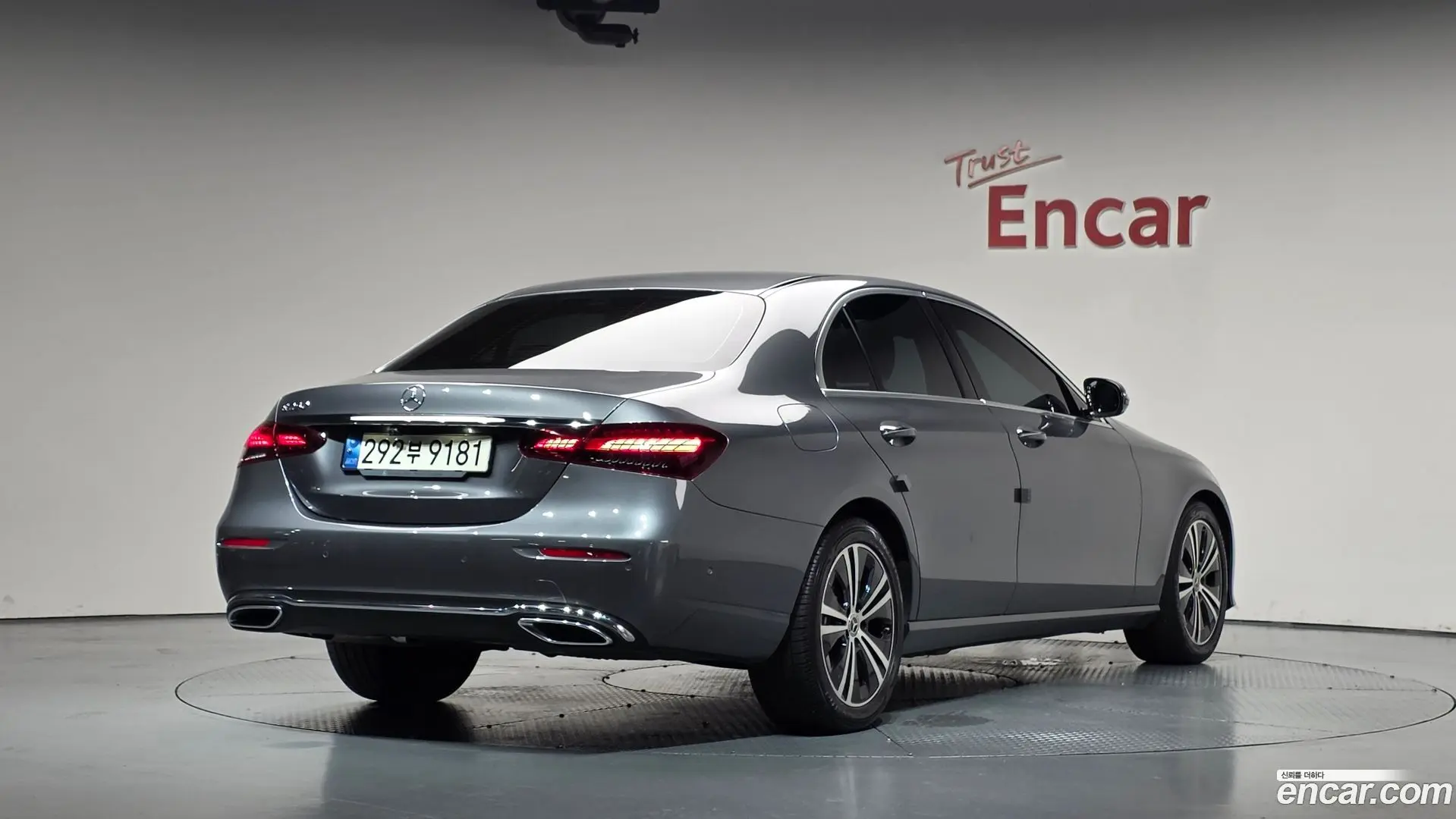 Main__Slider__Photo:E-Class Mercedes-Benz 2021.7-1